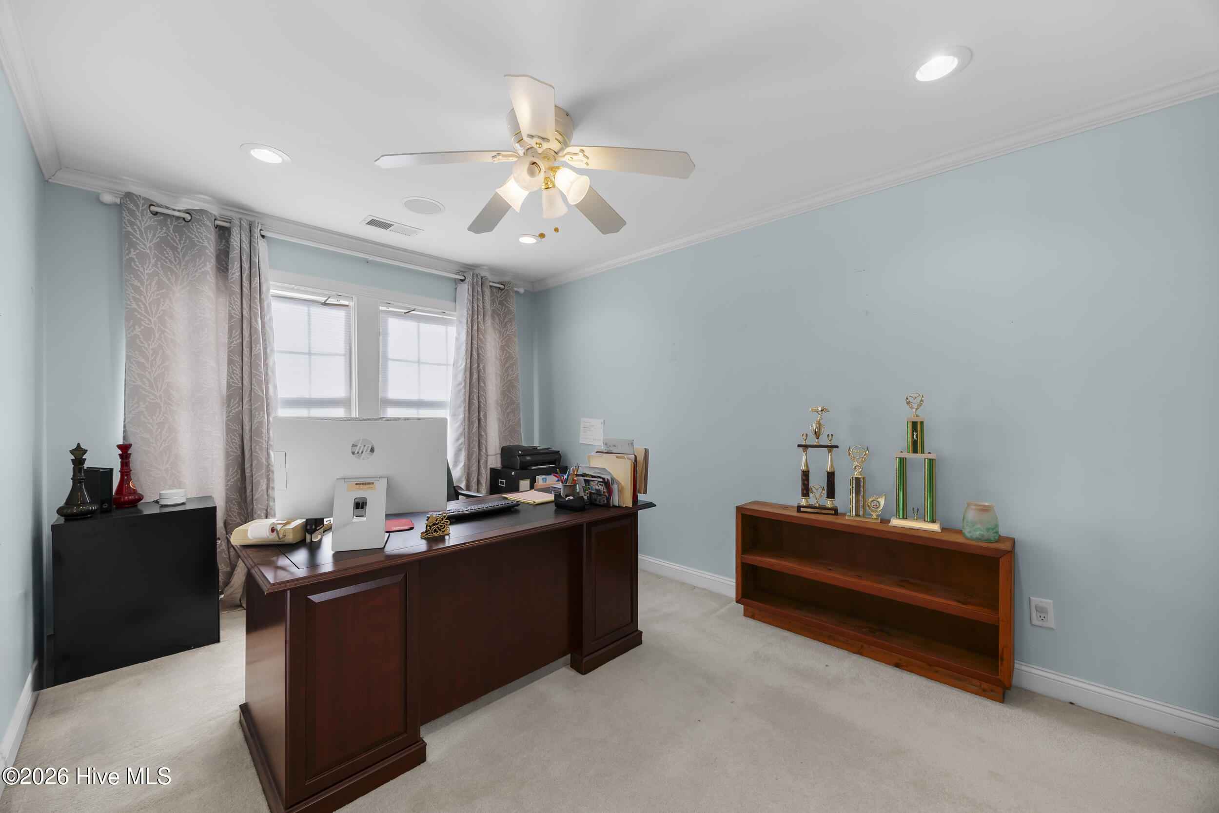 100548931 | Photo 37