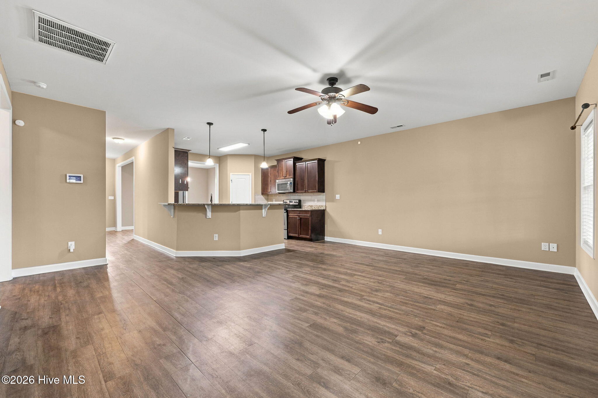 402 Kinroff Drive,Hubert