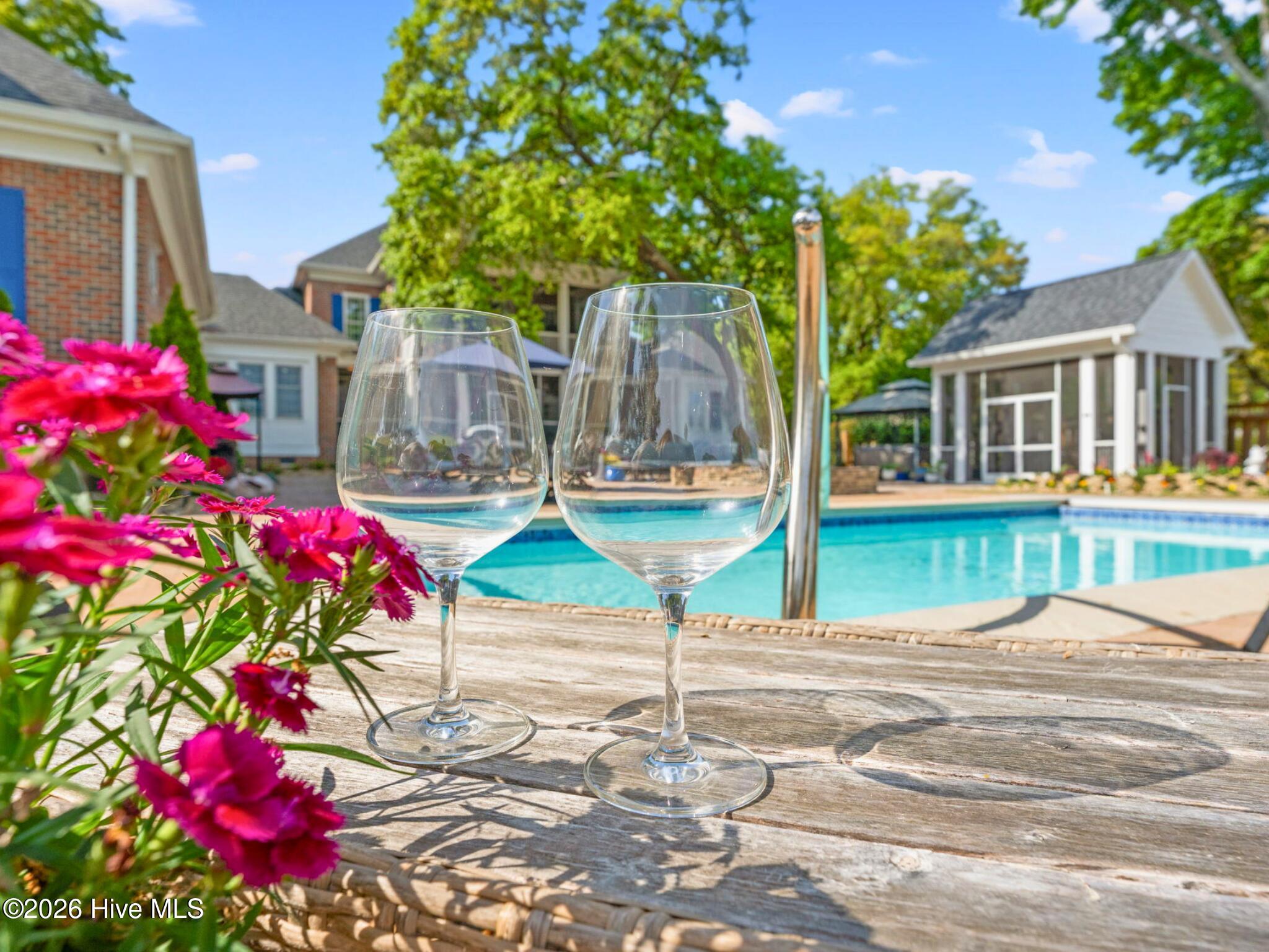 100568629 | Photo 56