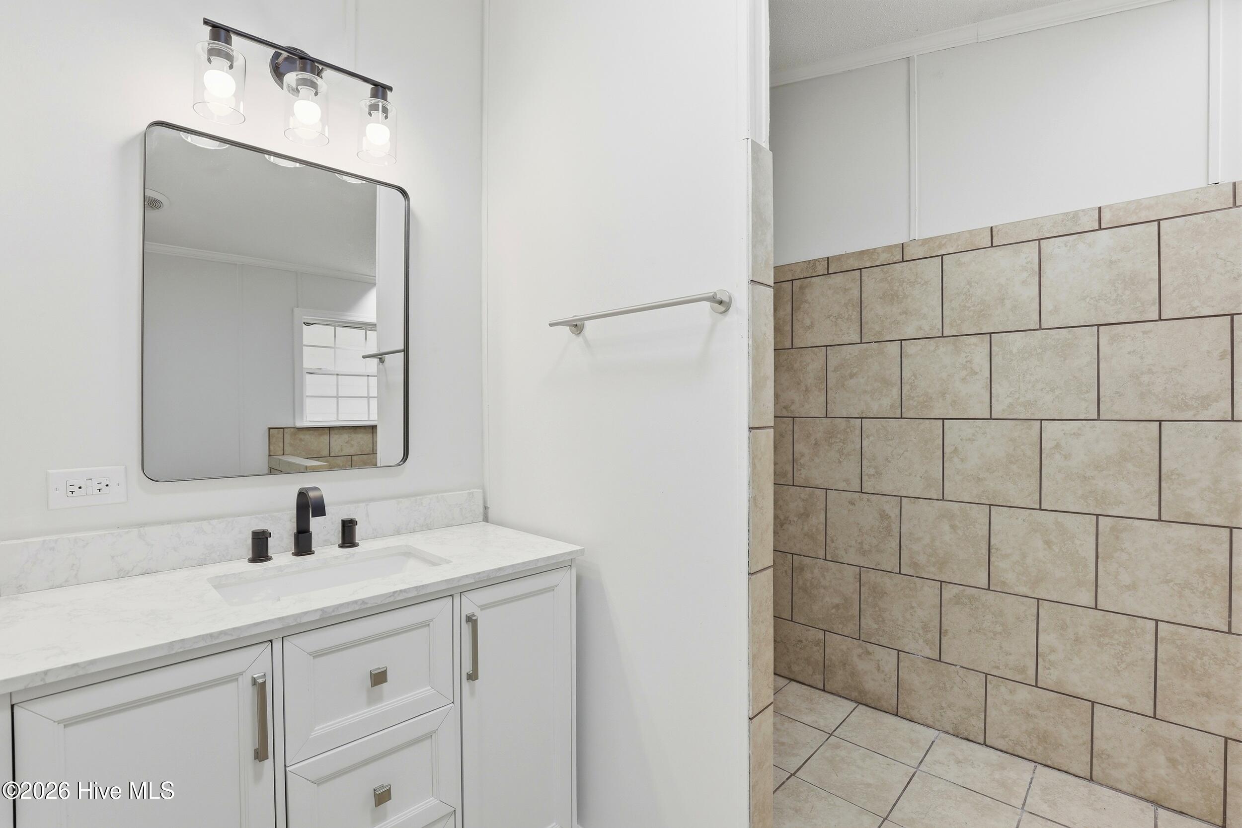 100556681 | Photo 19