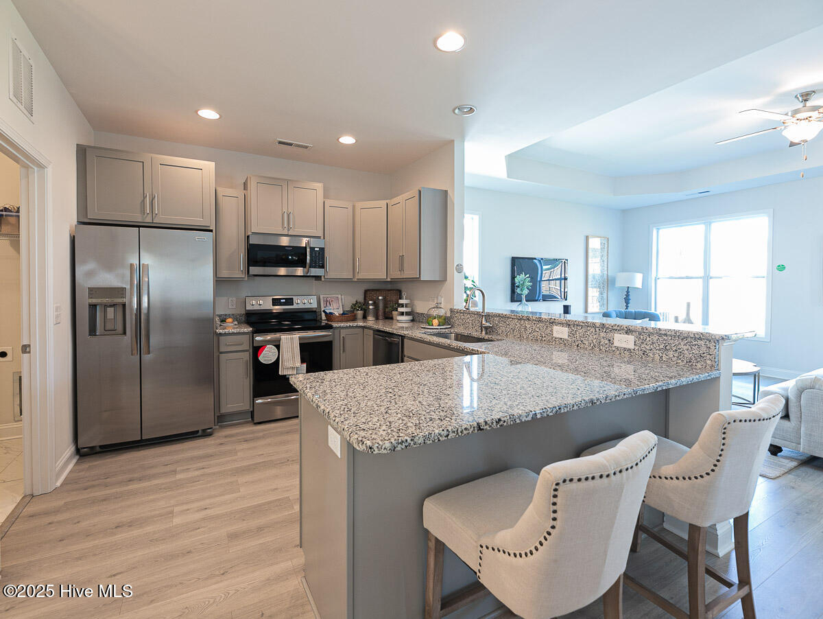 100515738 | Photo 15