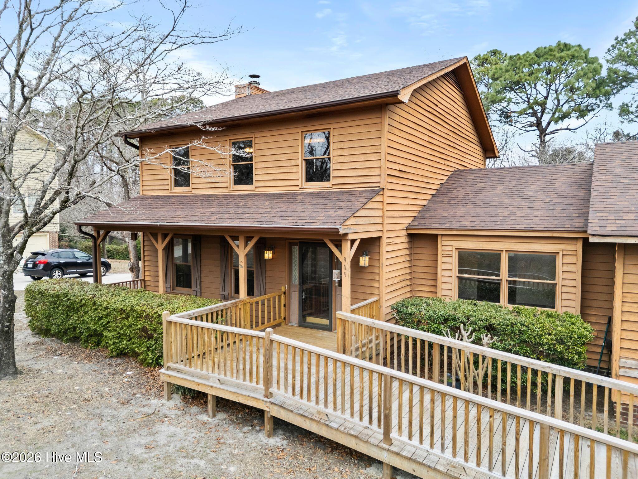 100555910 | Photo 11