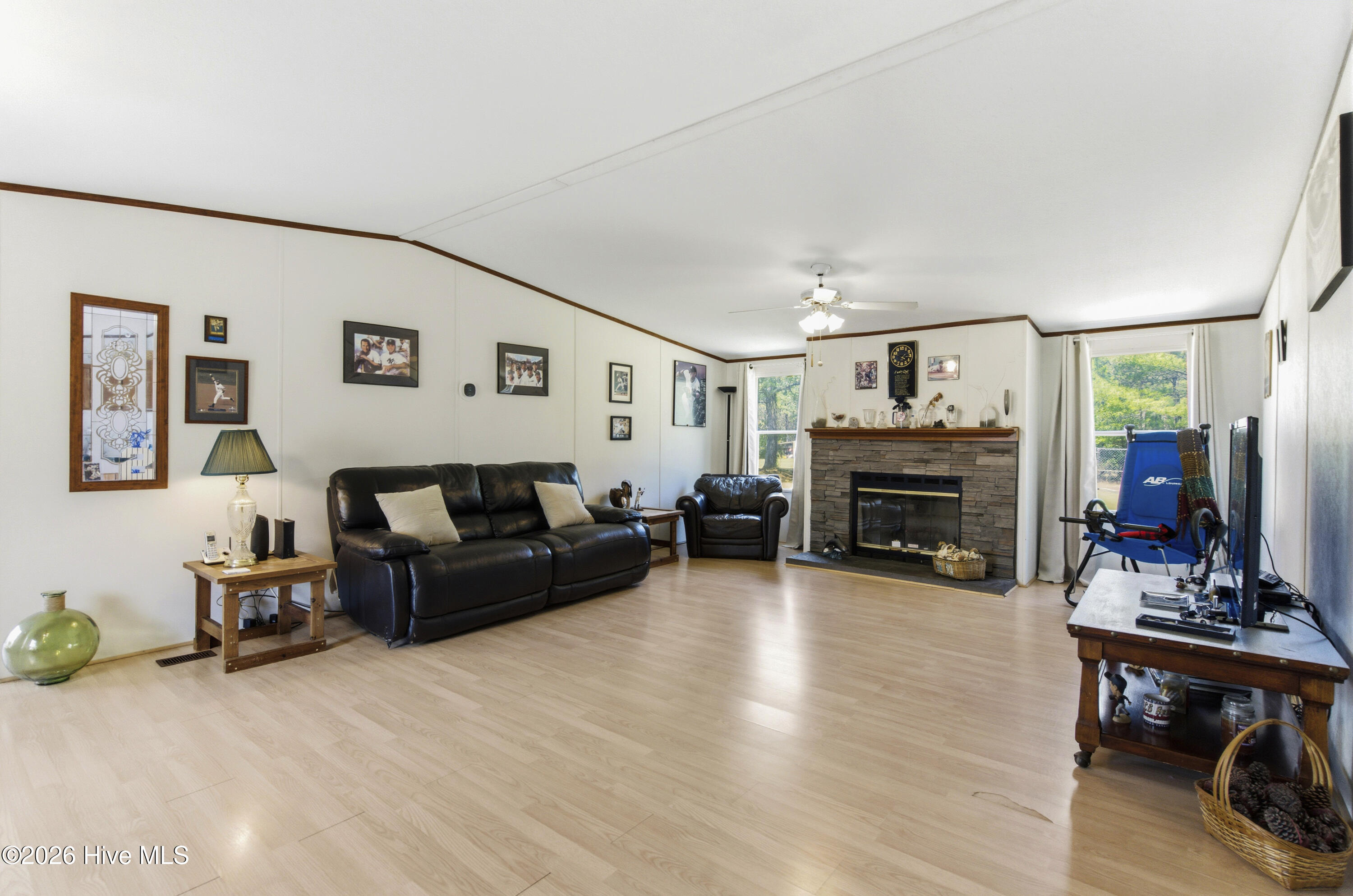 100565497 | Photo 14