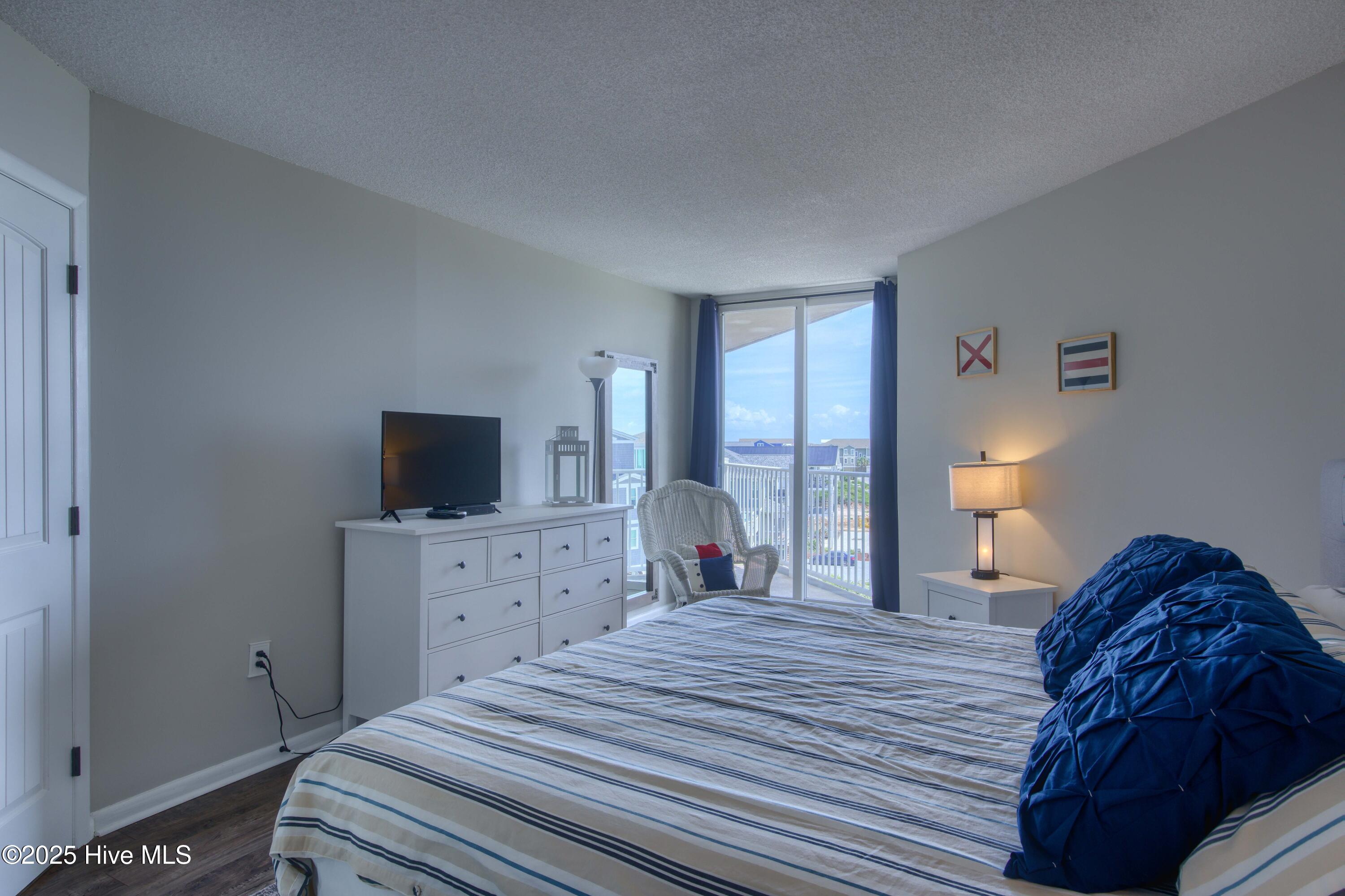 100521516 | Photo 17