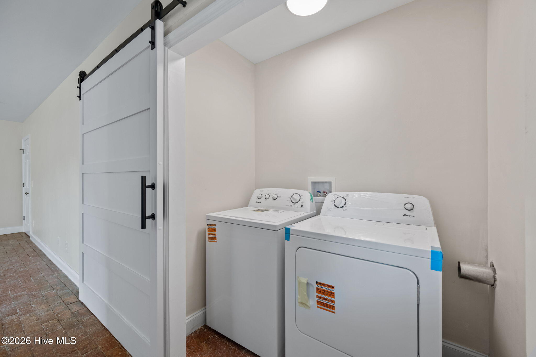 100540985 | Photo 43