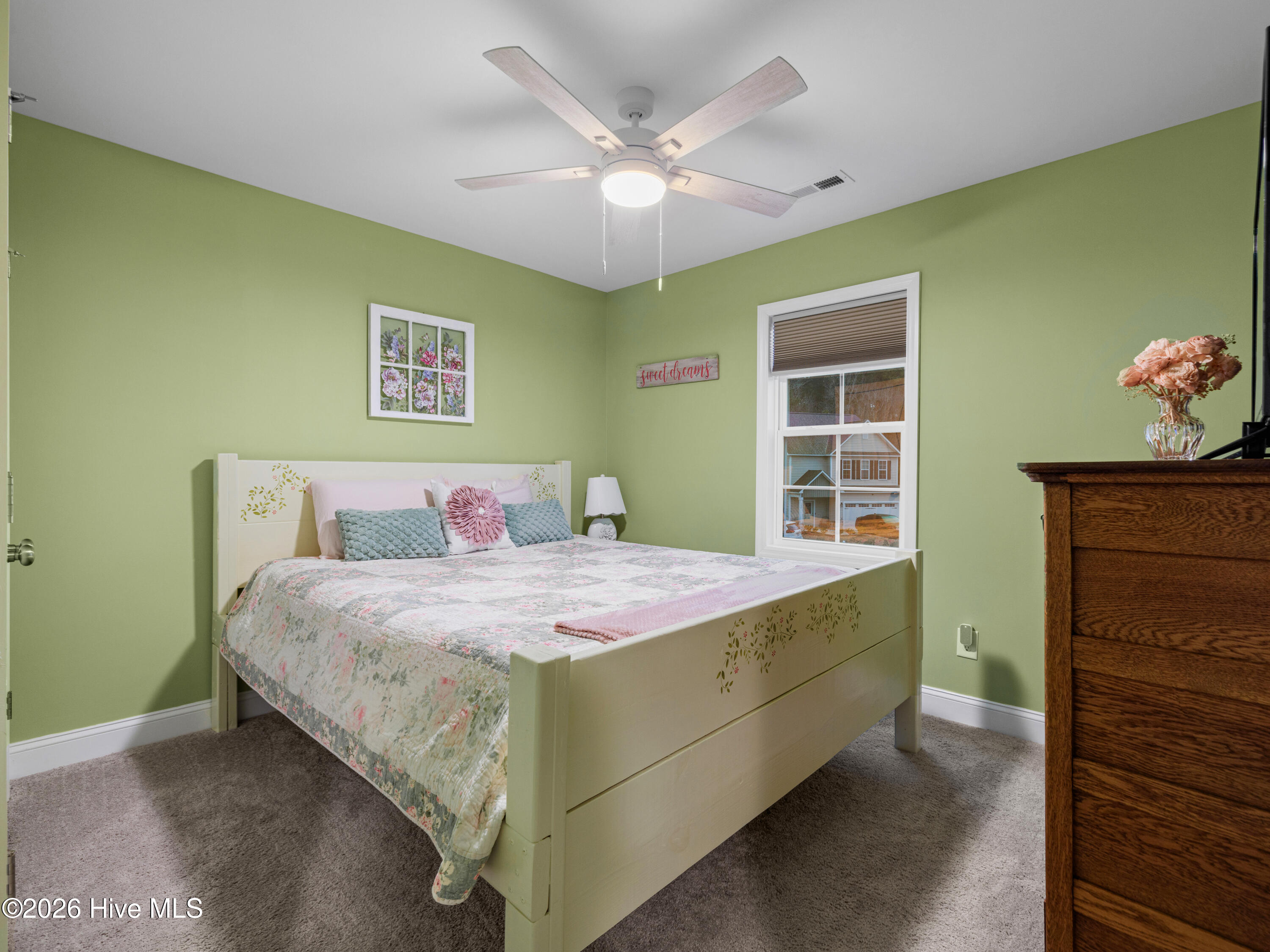 100549513 | Photo 45