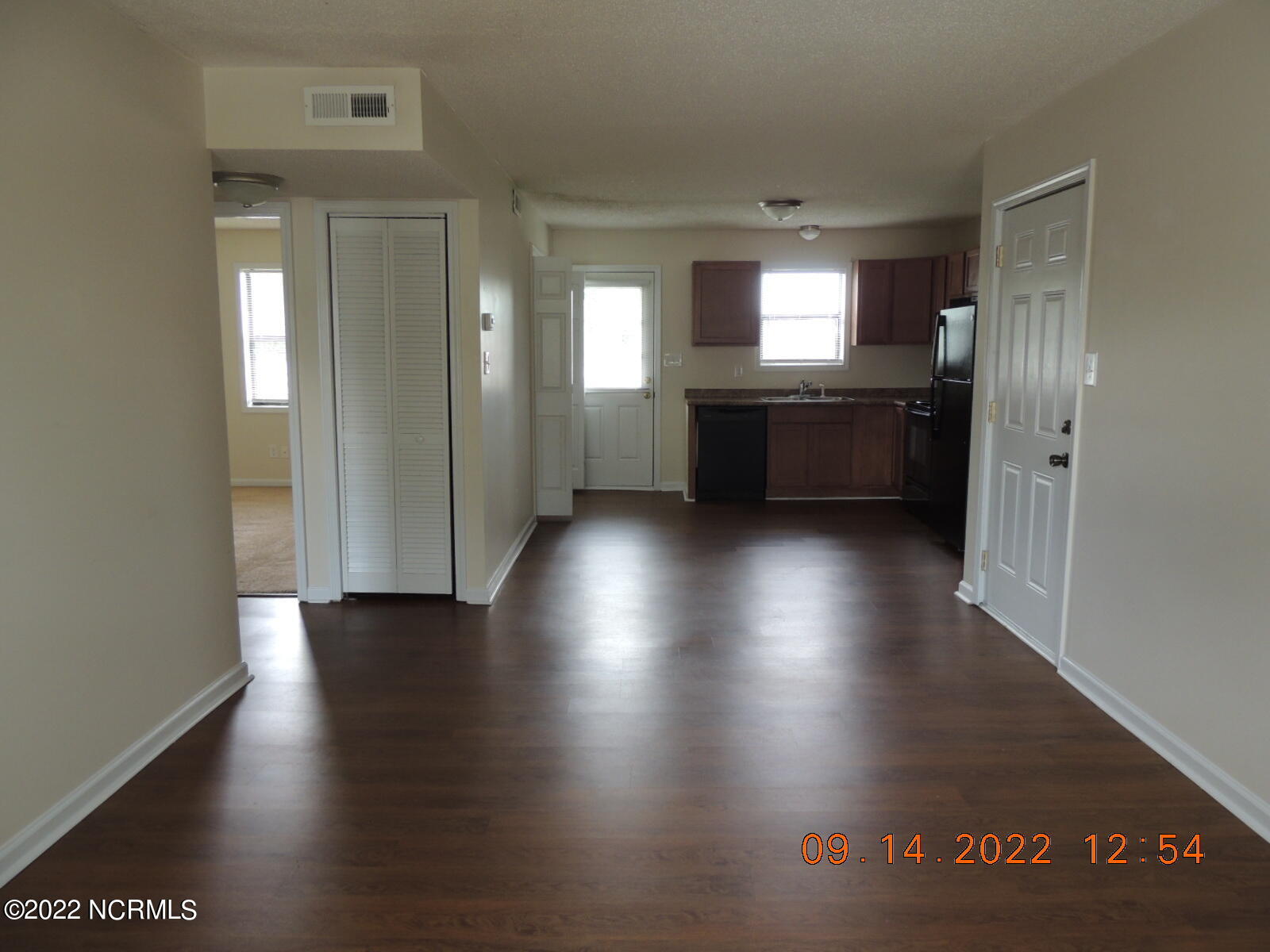 100548938 | Photo 16