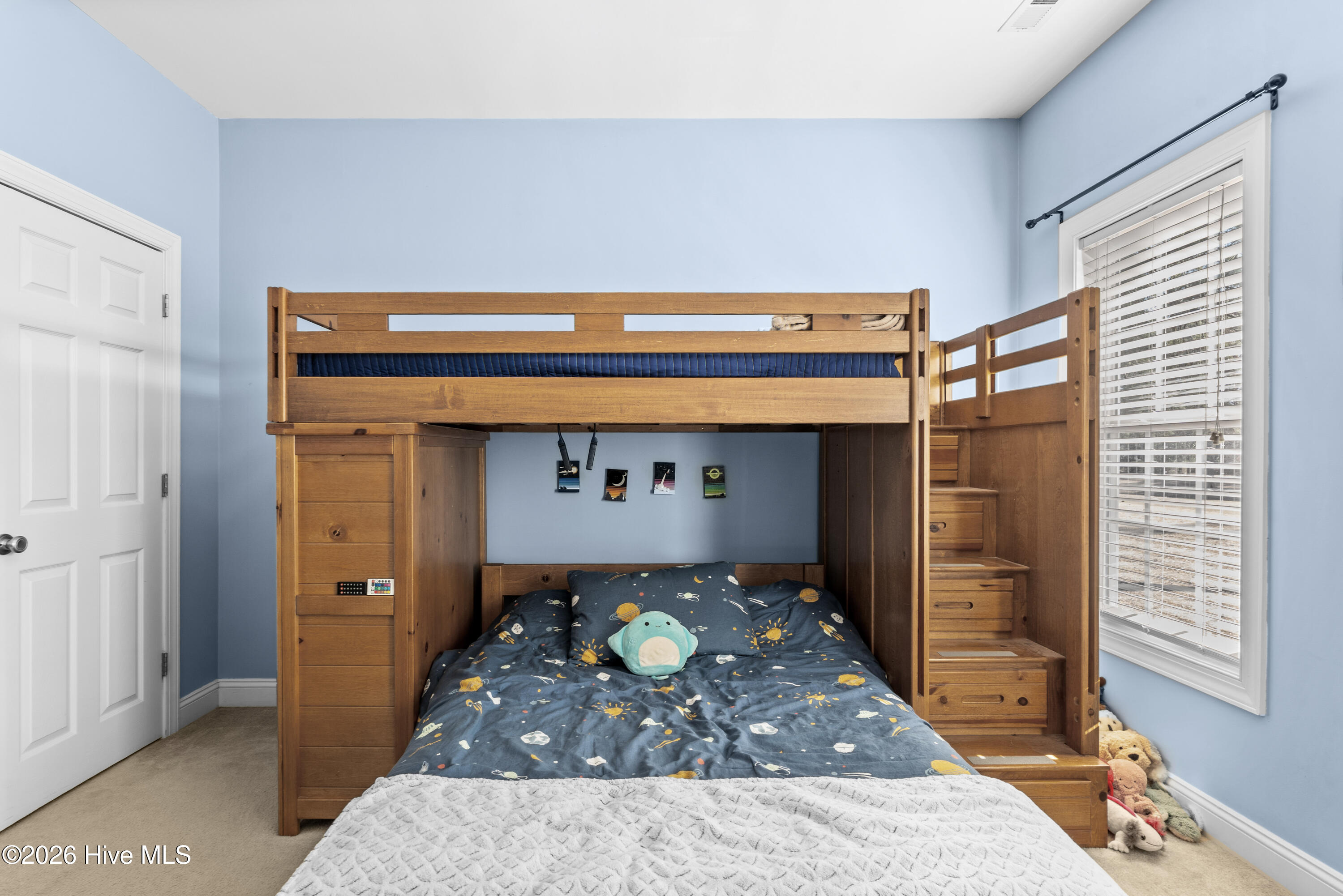 100550440 | Photo 43