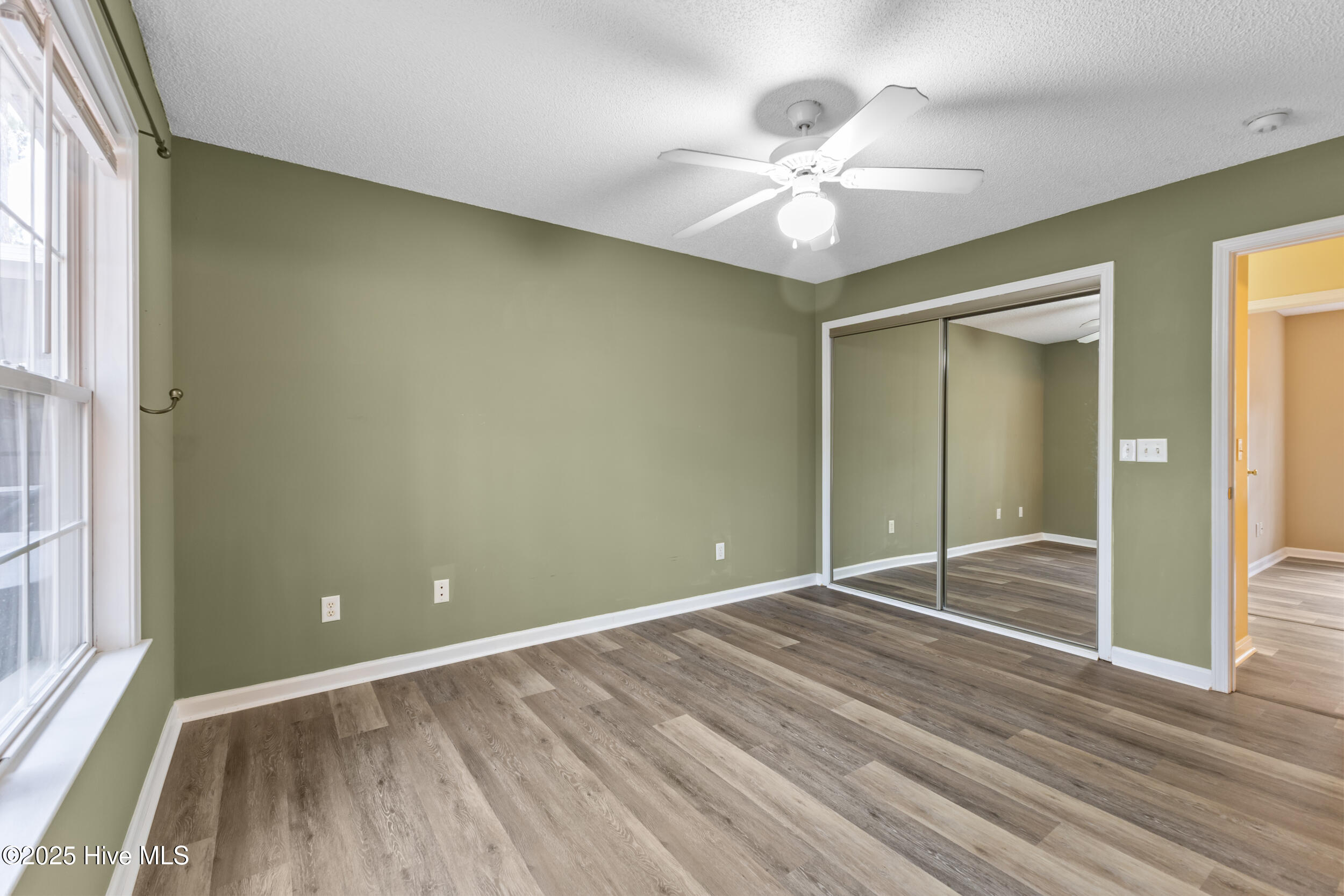 100545656 | Photo 10