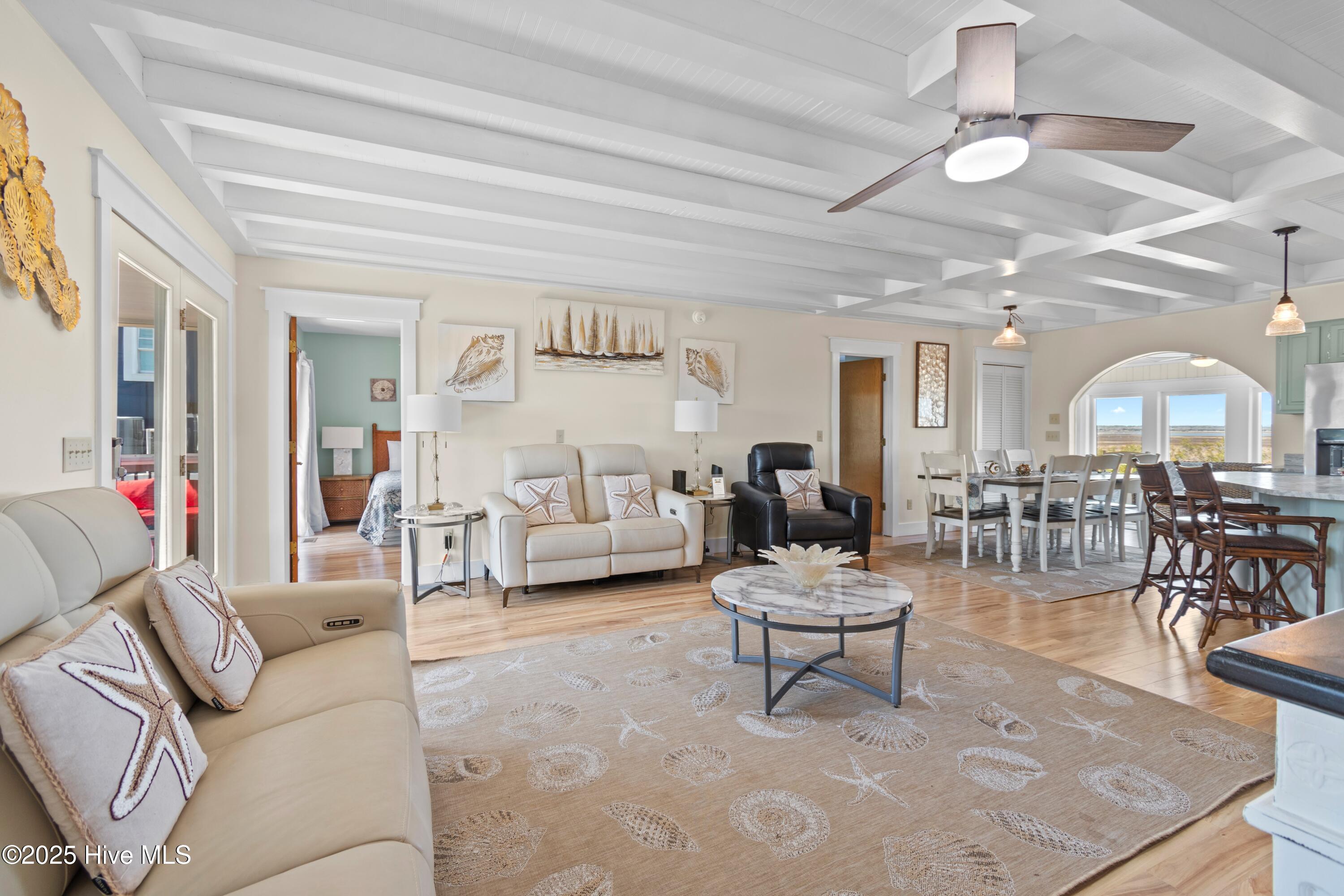 100494024 | Photo 13