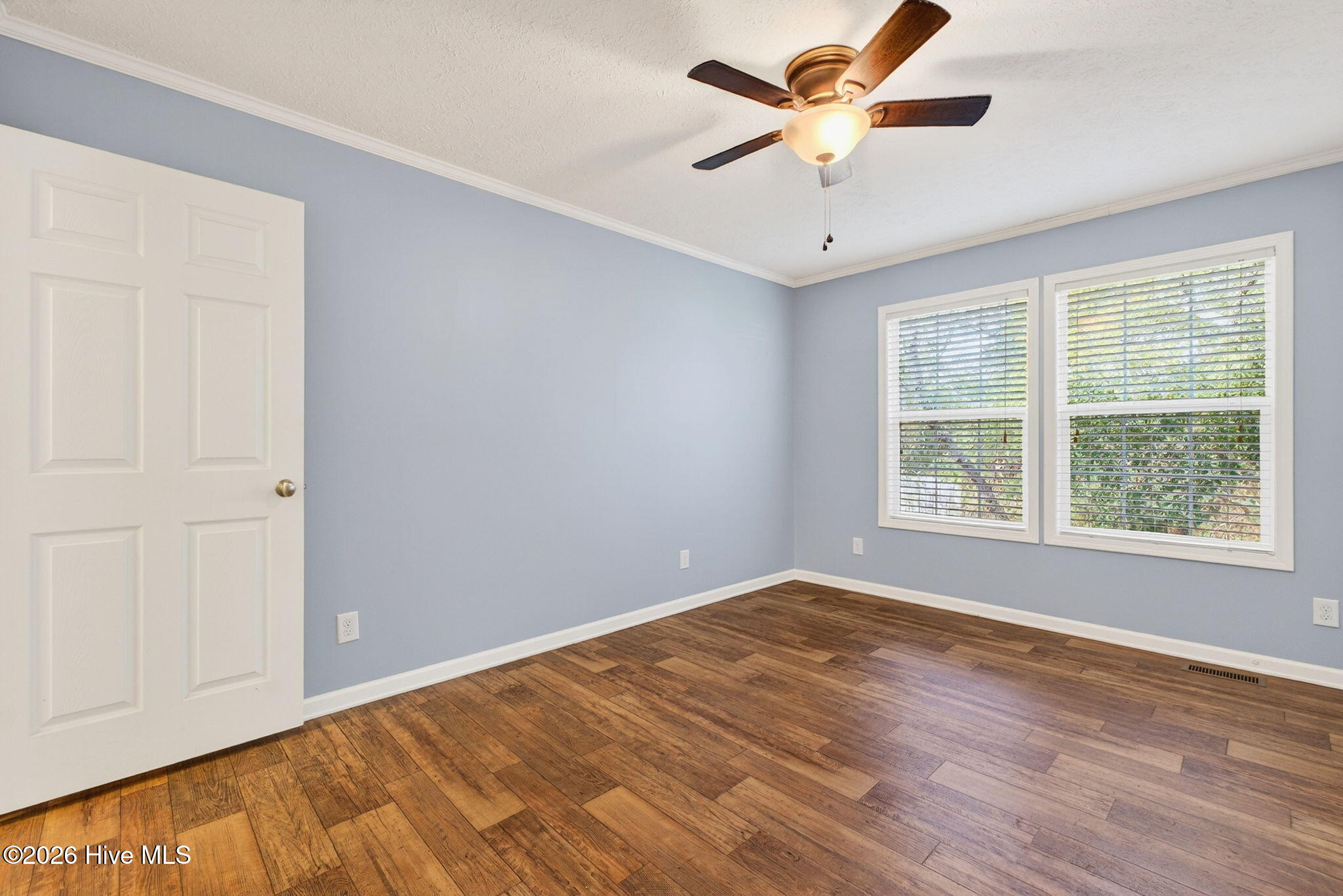 100557070 | Photo 32