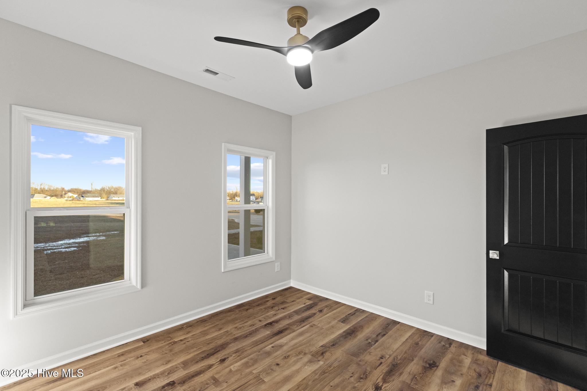 100518466 | Photo 28