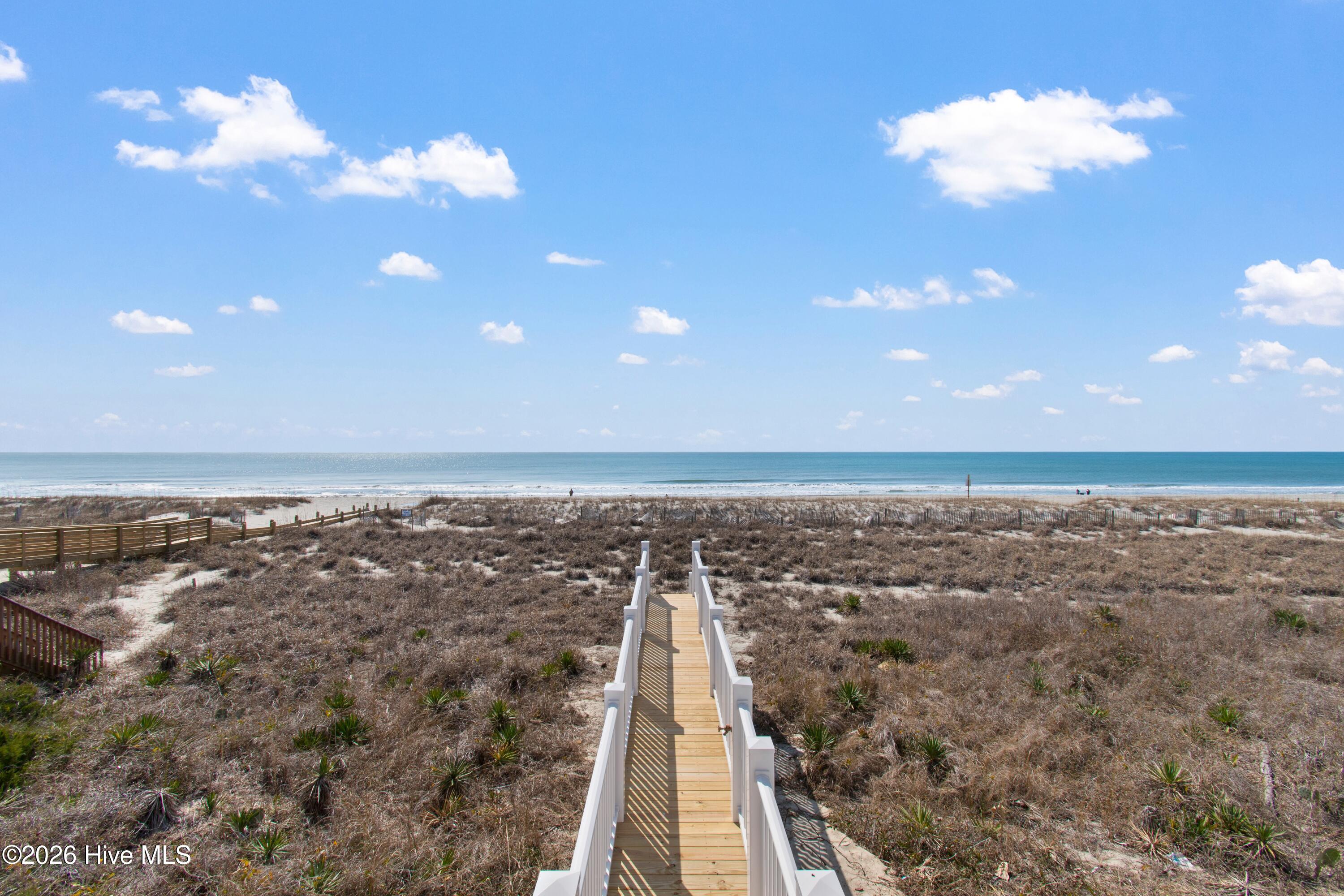 100525710 | Photo 77