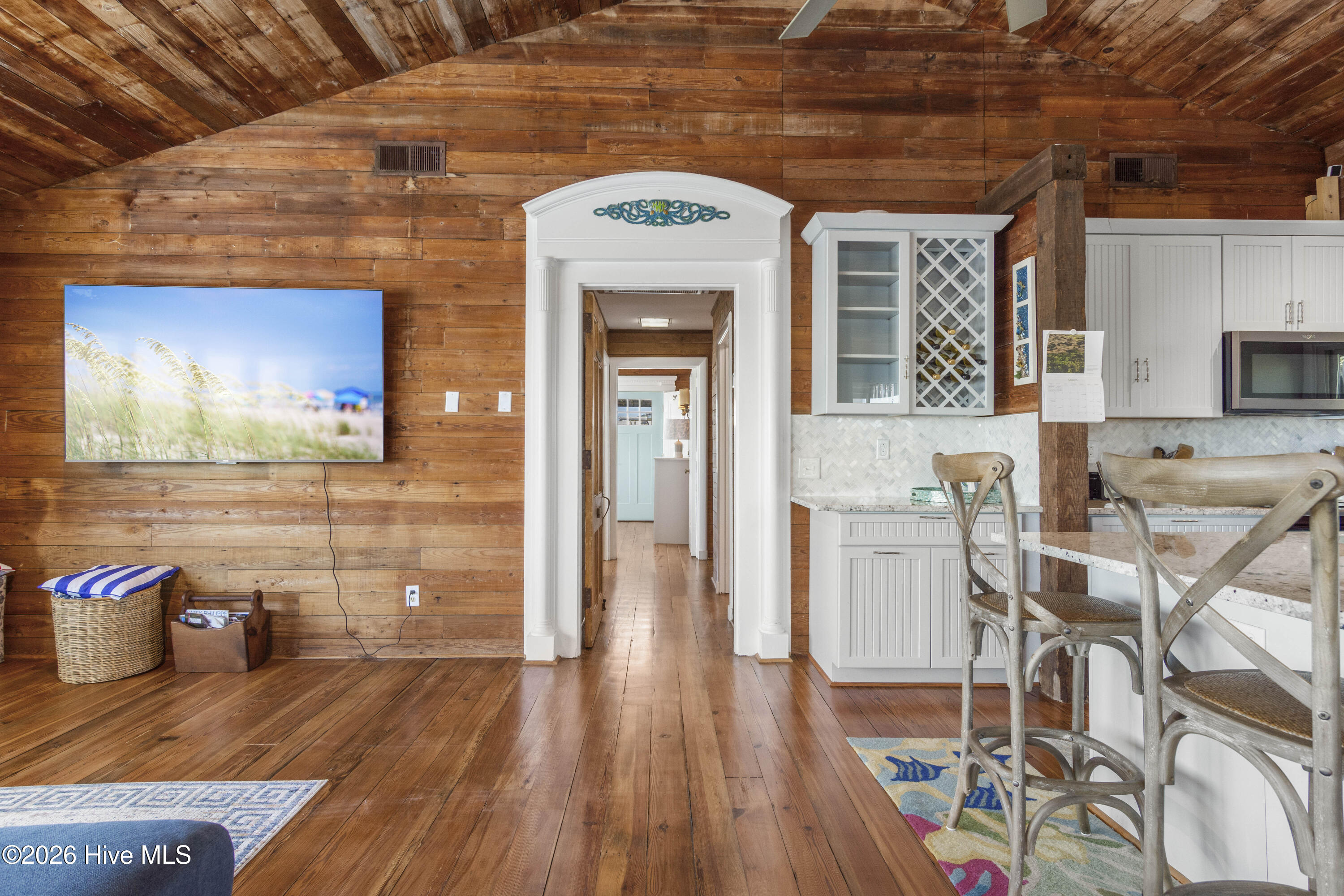 100553292 | Photo 32