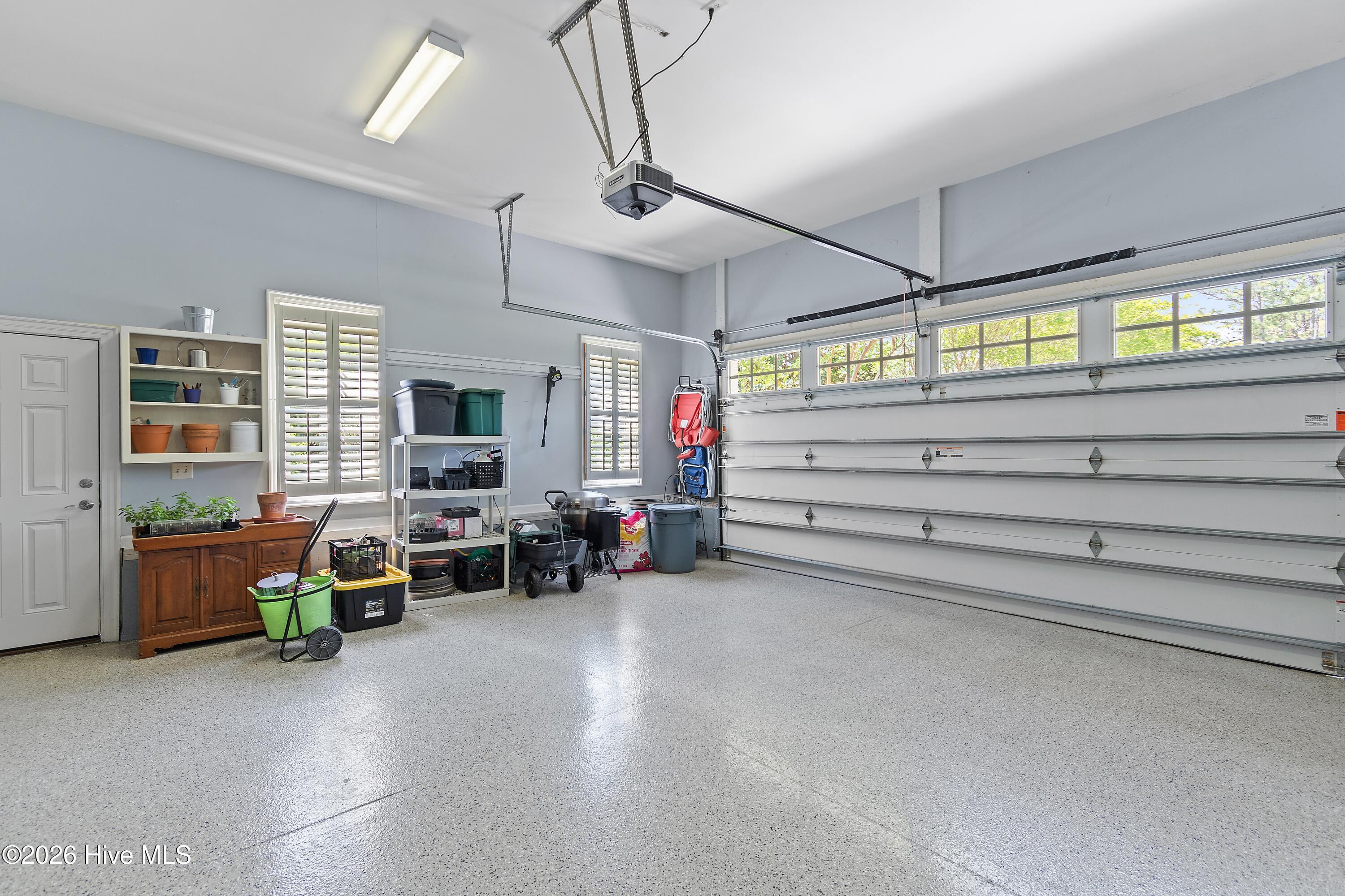 100567309 | Photo 32