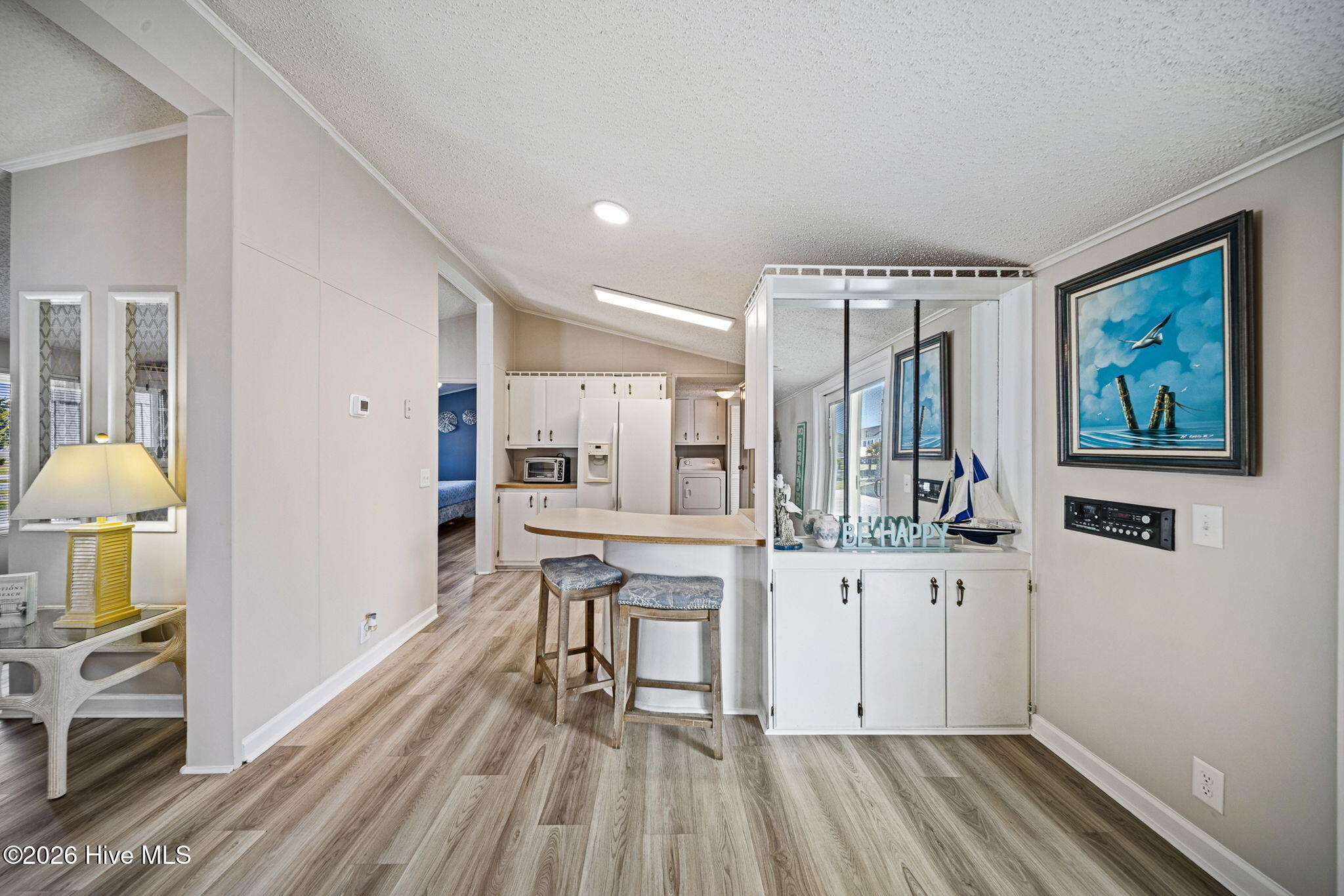 100561406 | Photo 35