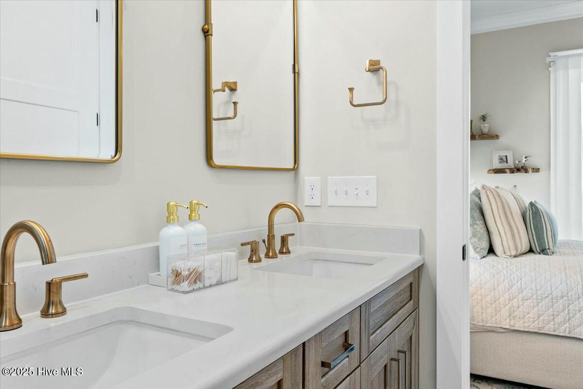 100498532 | Photo 34