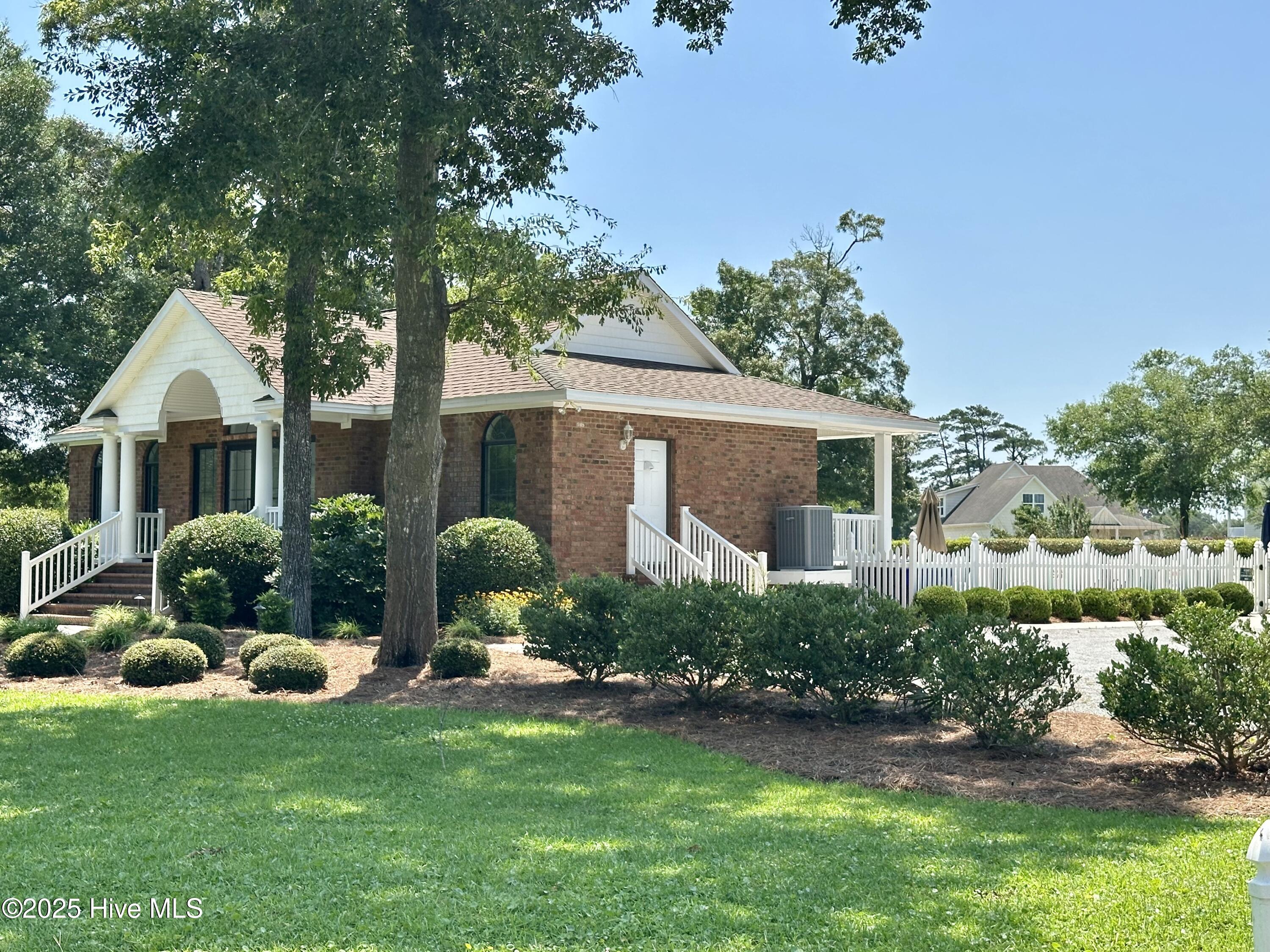 100558486 | Photo 38