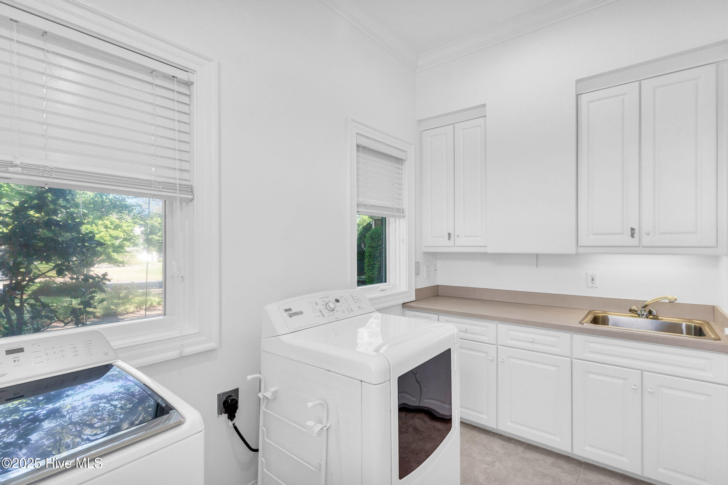 100505592 | Photo 43