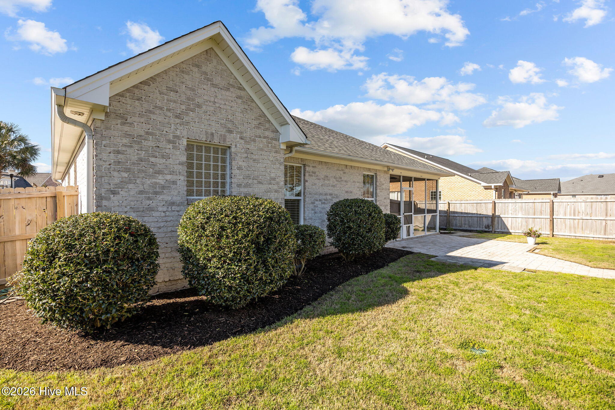 100561261 | Photo 47