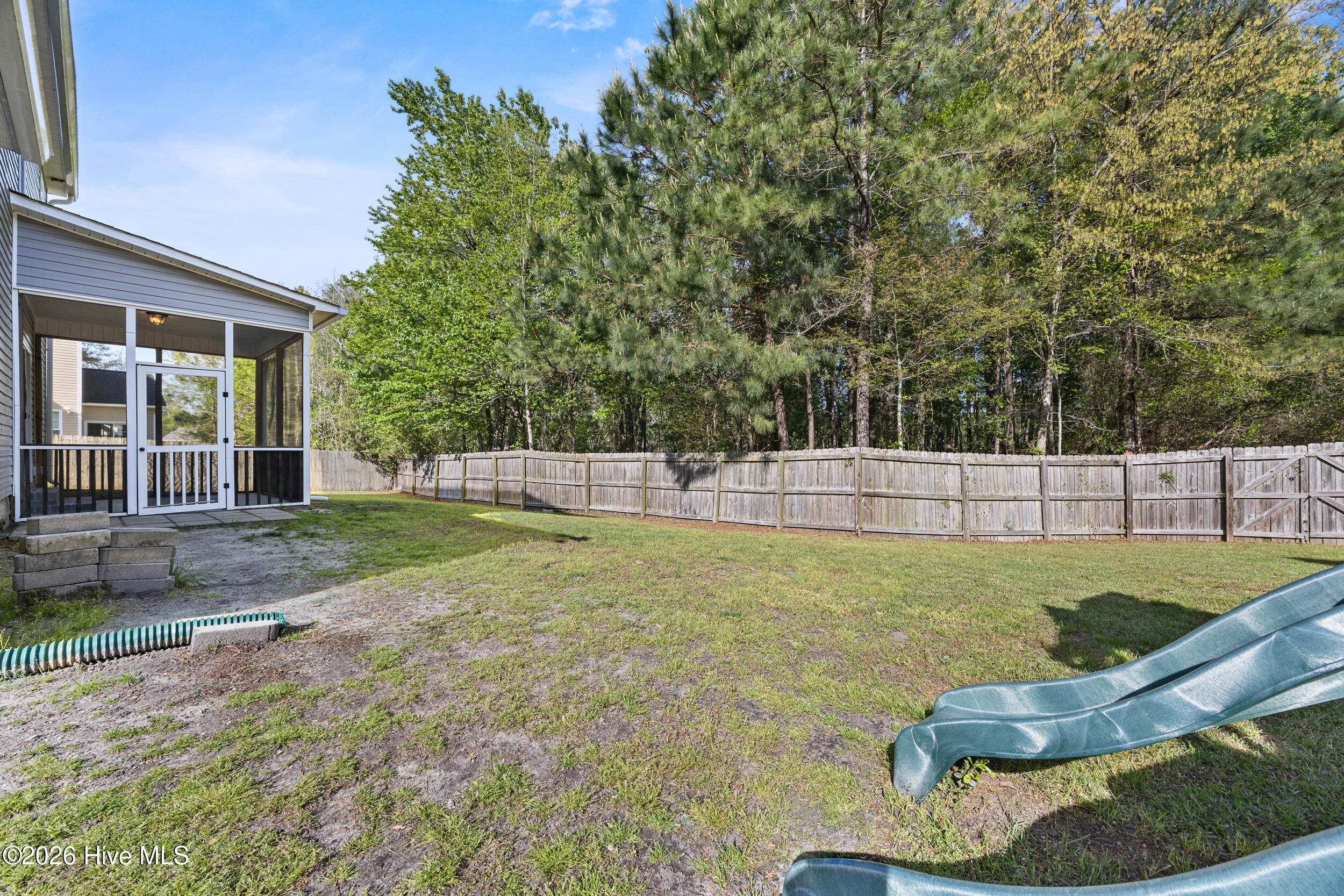 100567272 | Photo 42