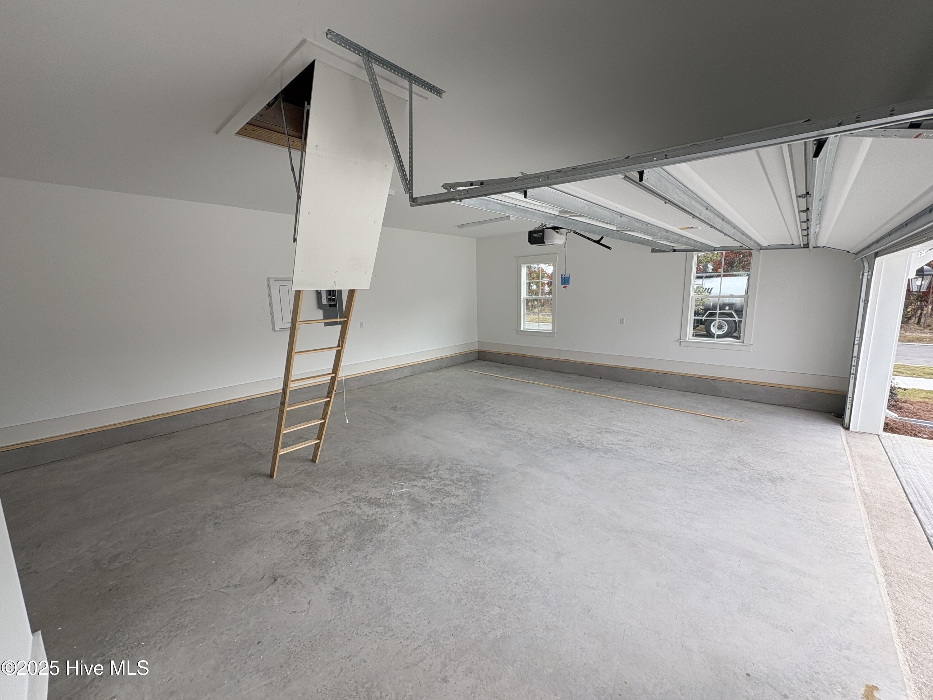 100521777 | Photo 29