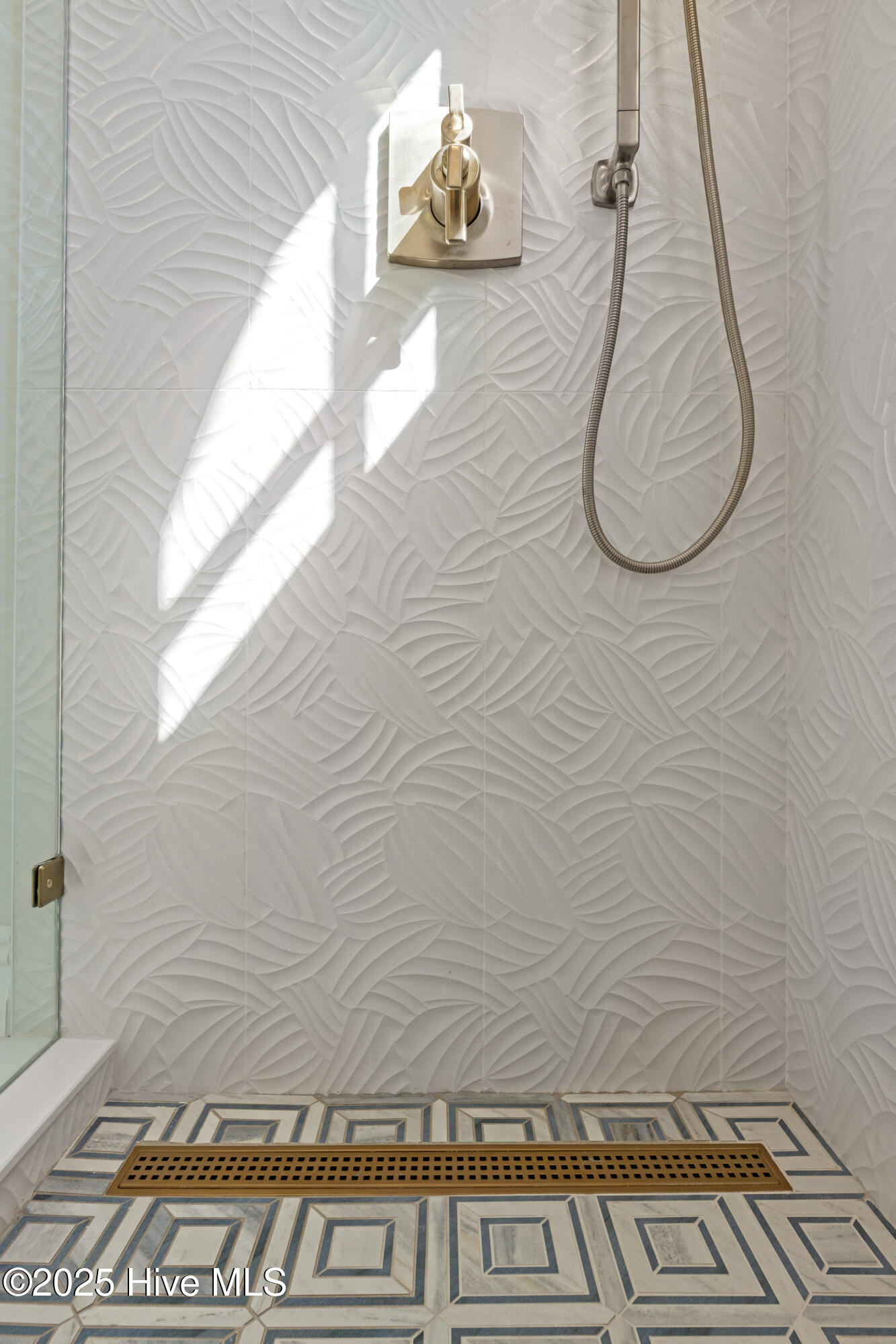 100401243 | Photo 68