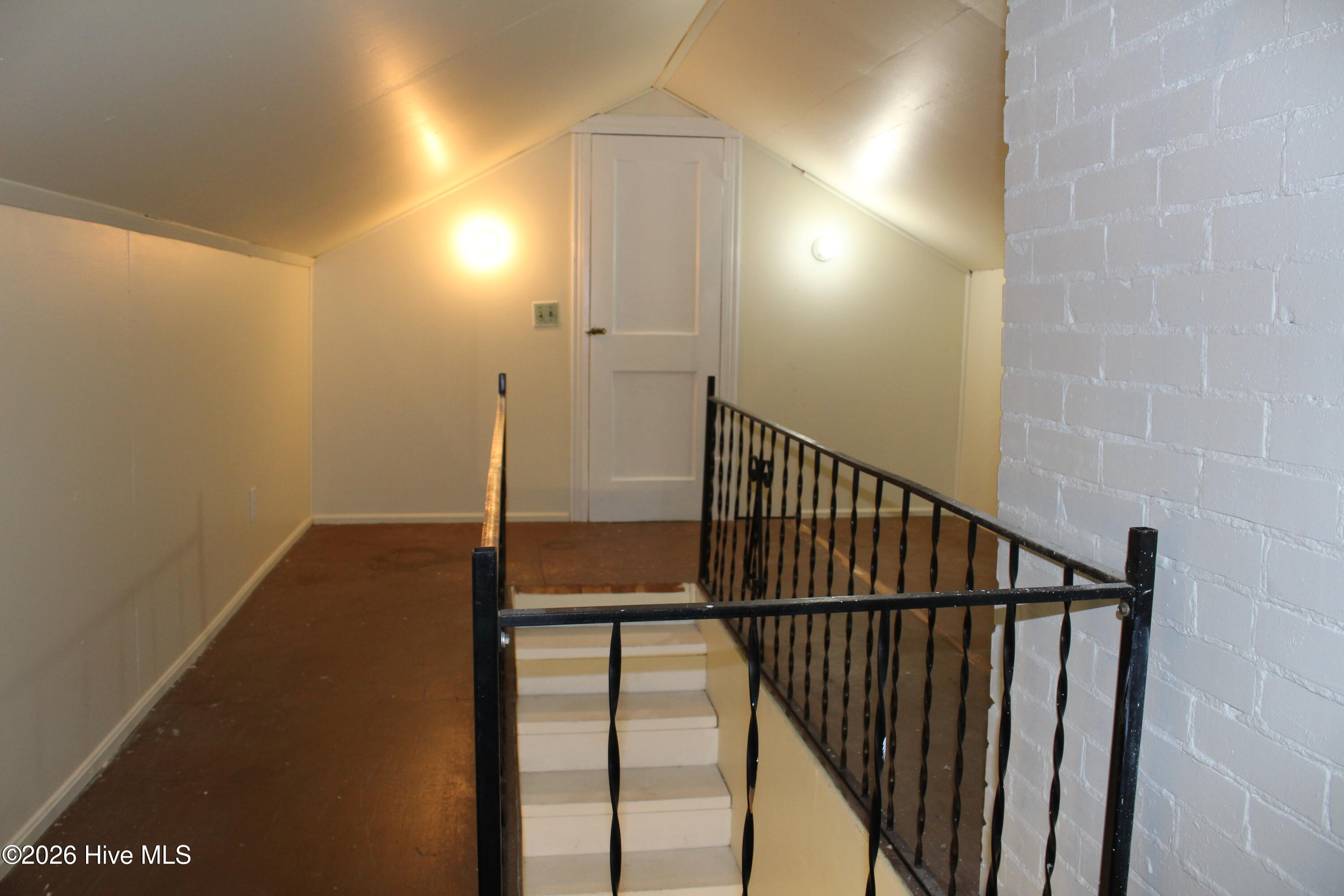 100567630 | Photo 27