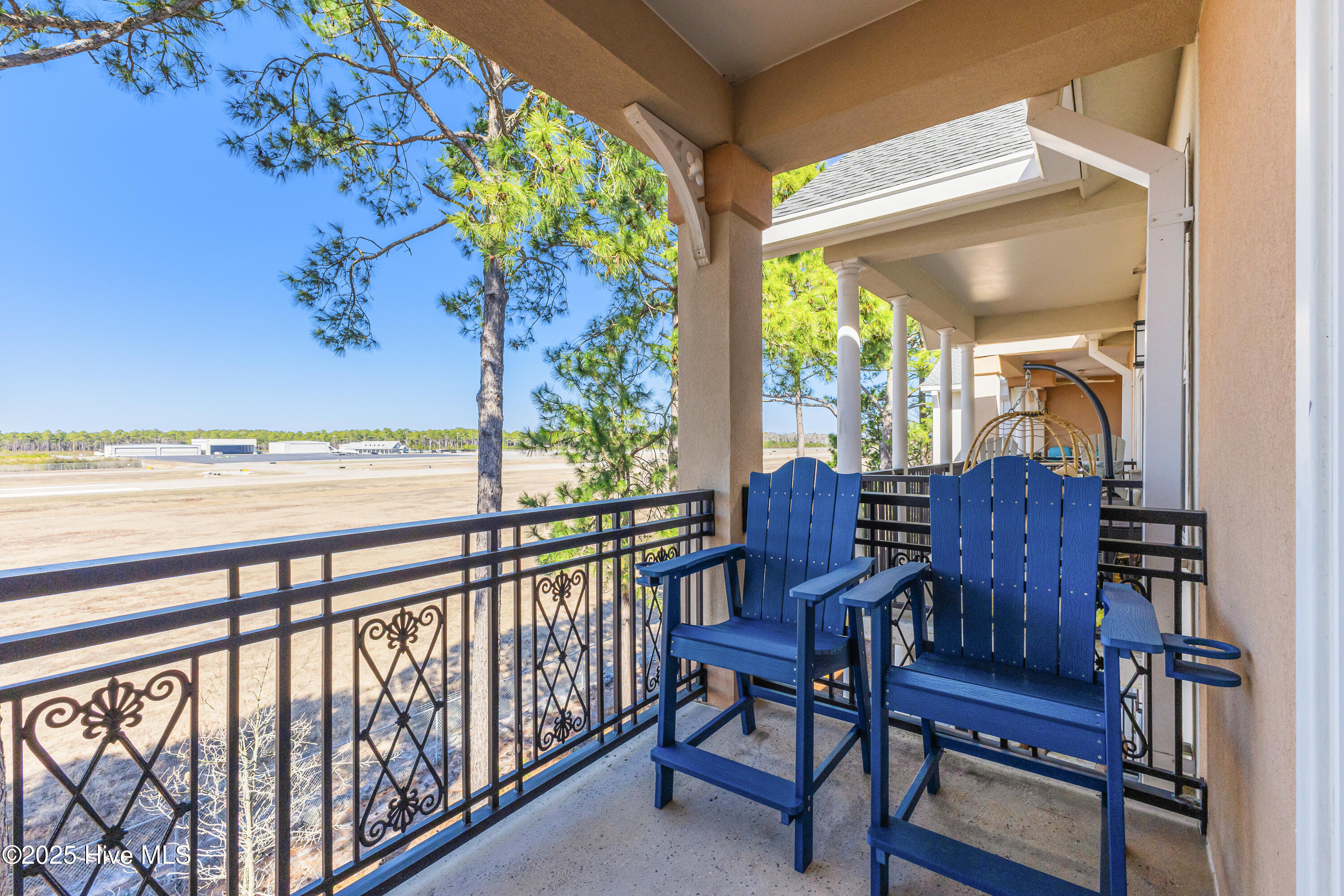 100558895 | Photo 40