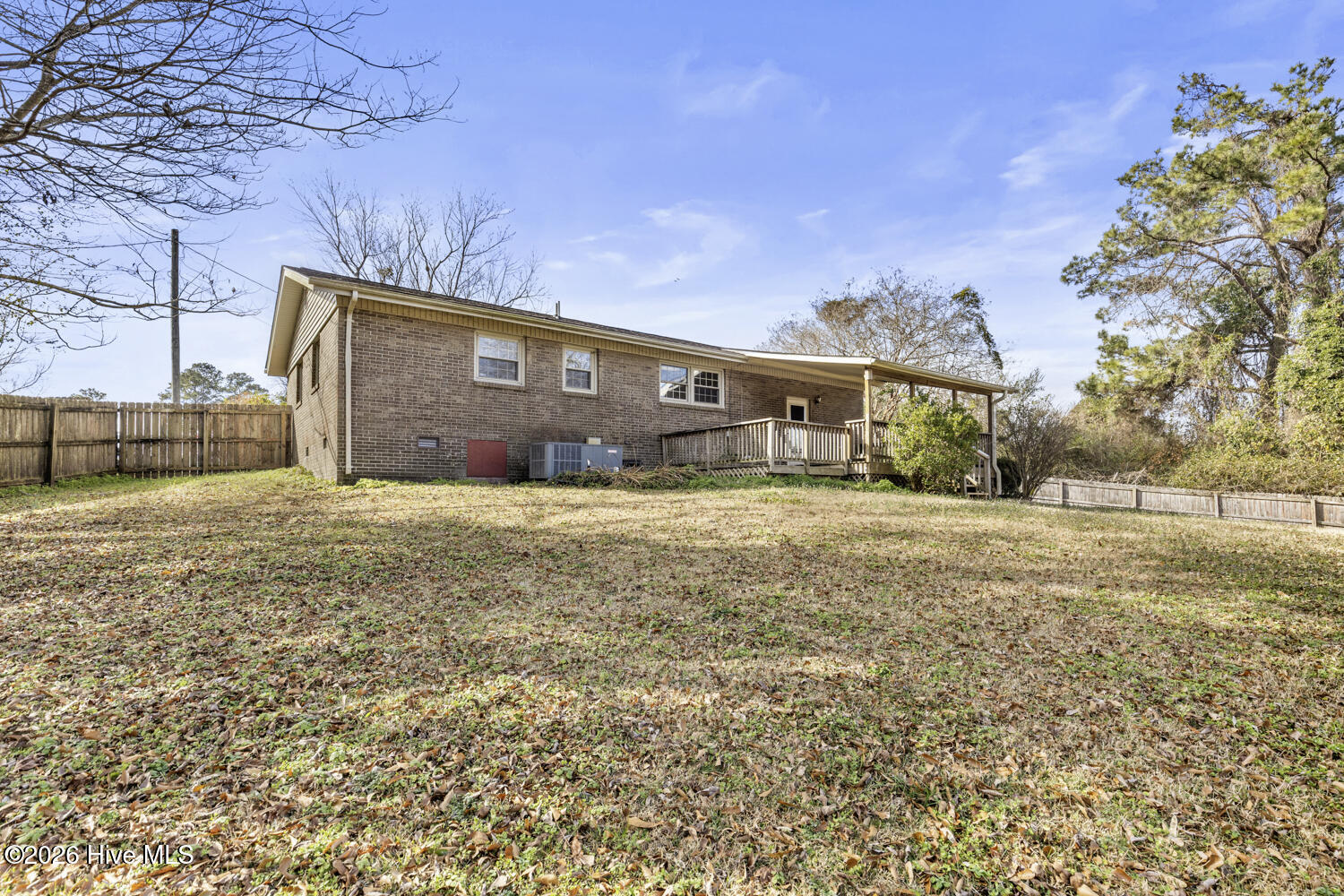 100548988 | Photo 23