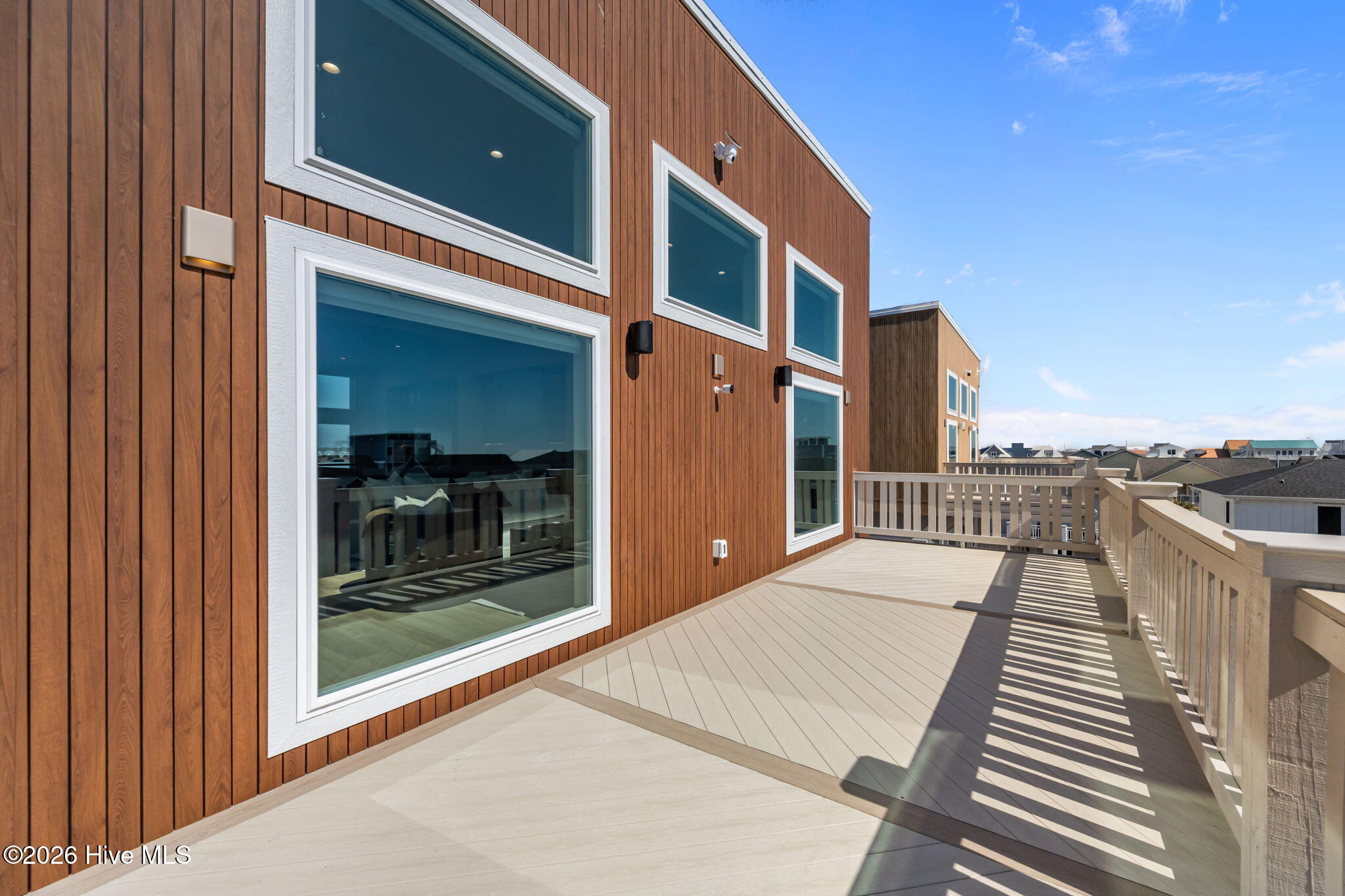 100552191 | Photo 35