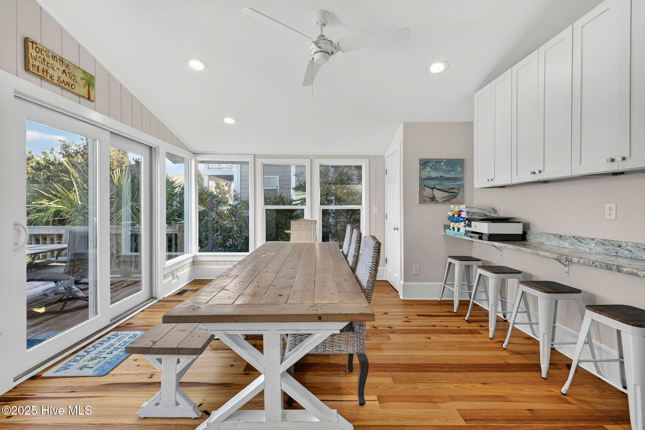 100543677 | Photo 19