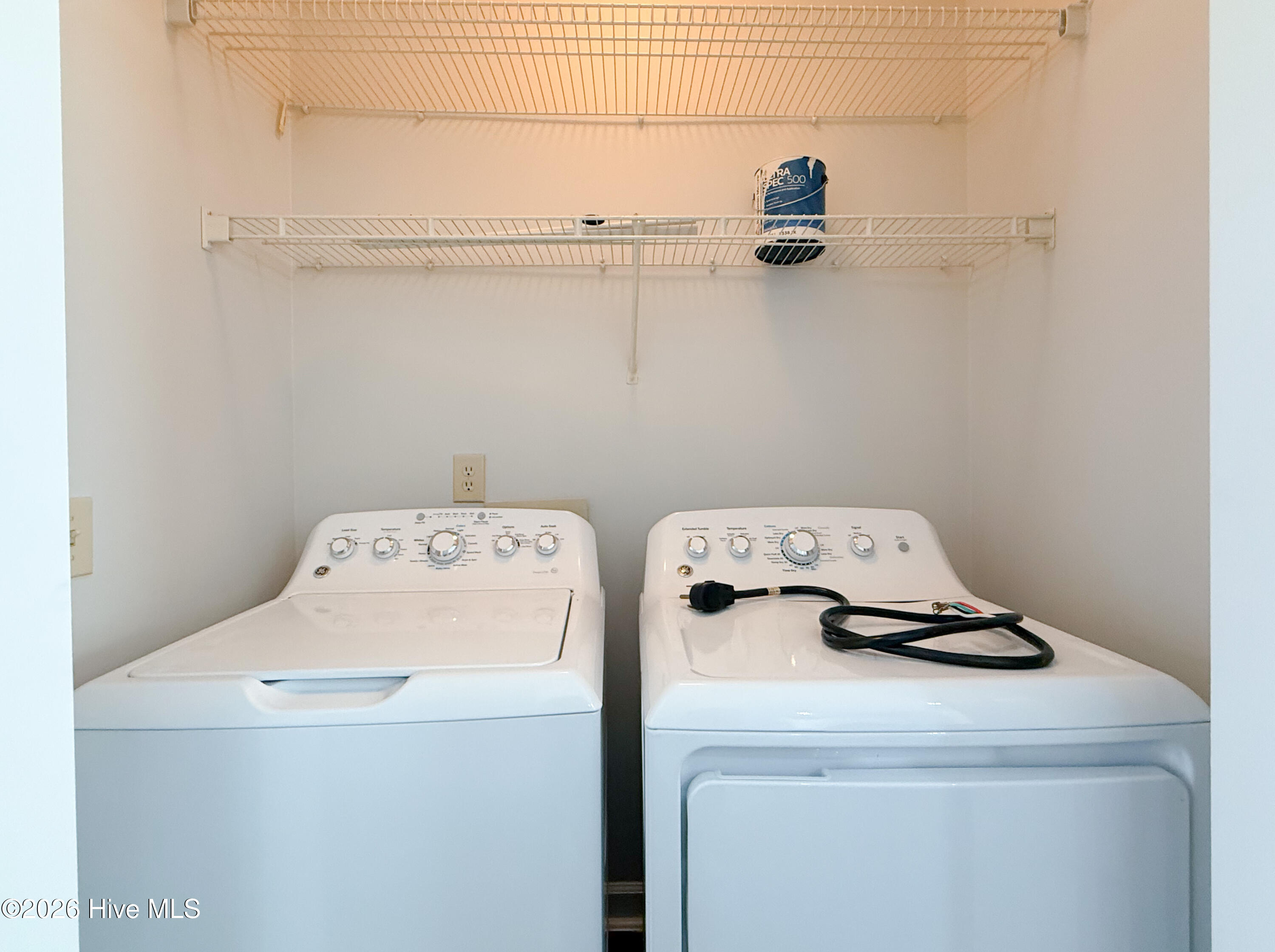 100565370 | Photo 44