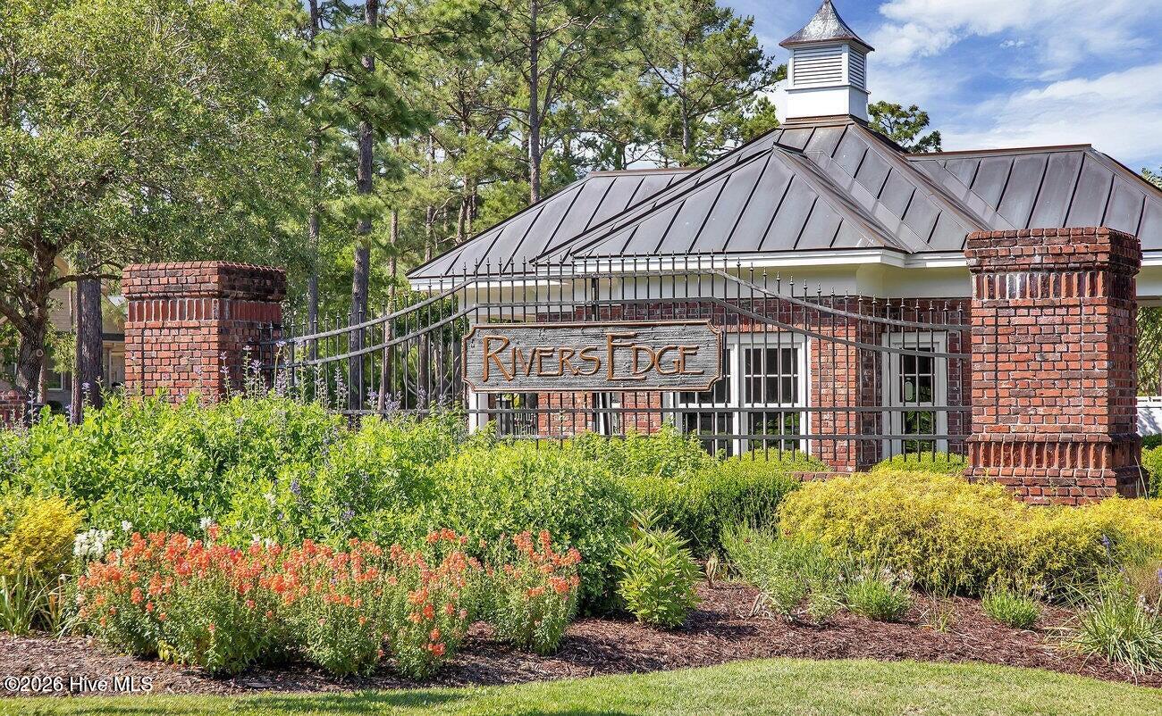 100561397 | Photo 74