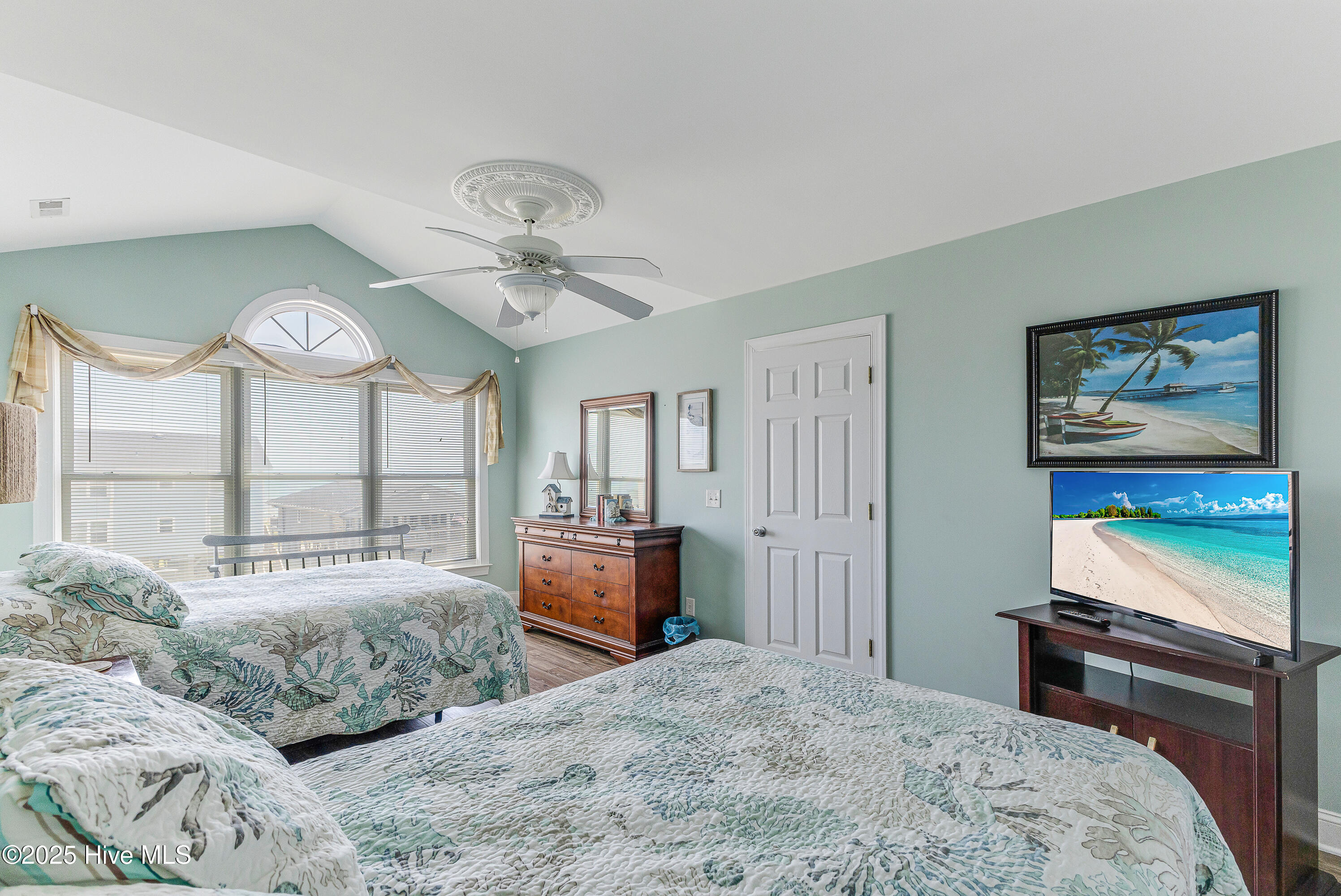 100515525 | Photo 33