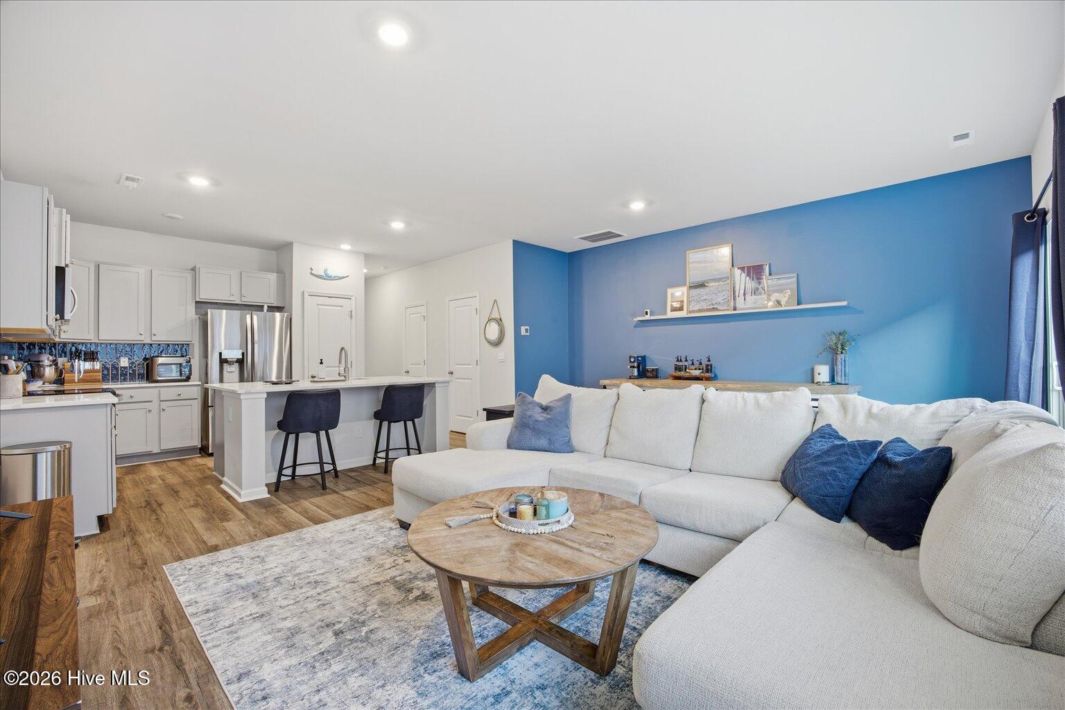 100548049 | Photo 11