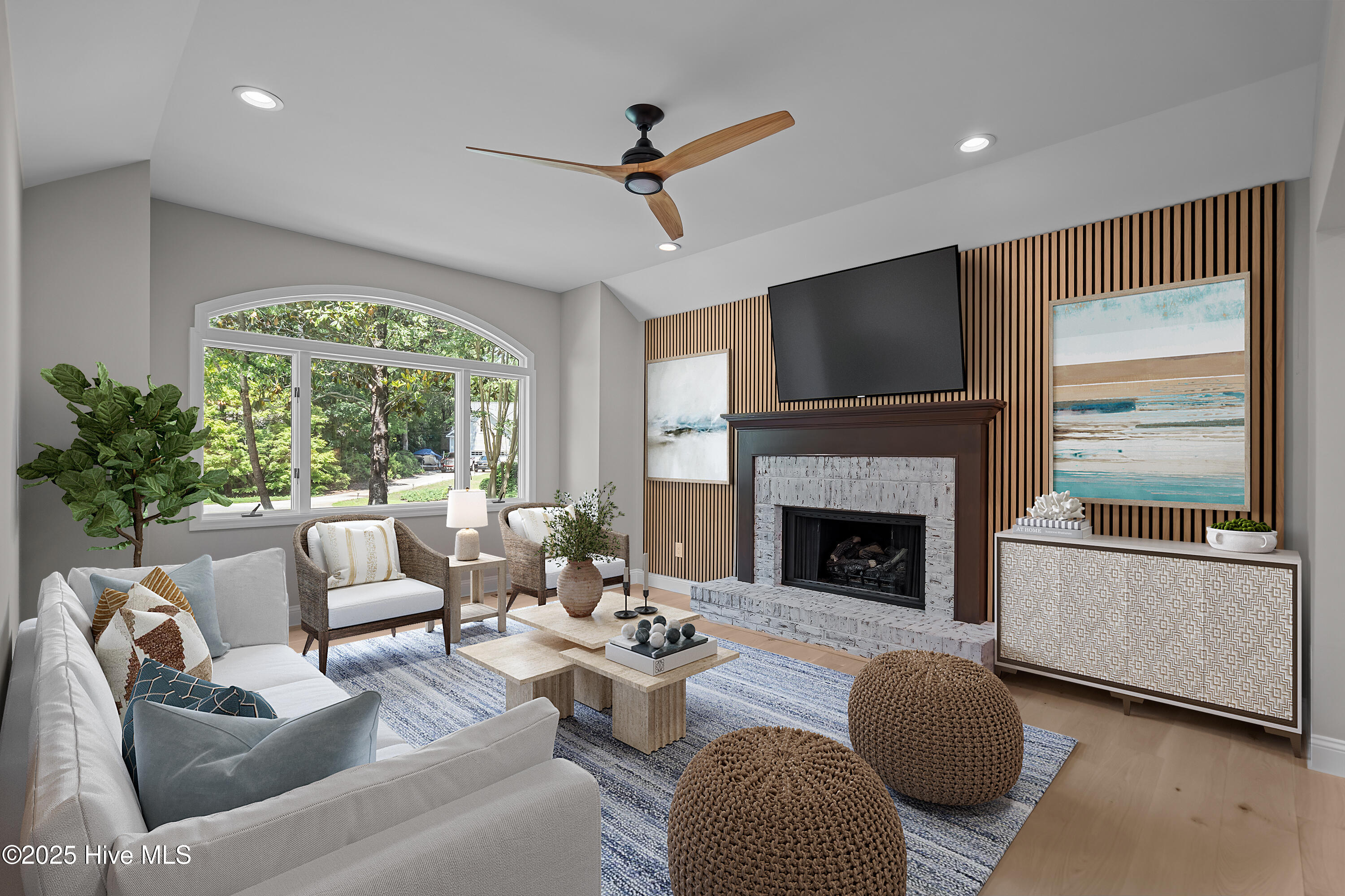 100519960 | Photo 10