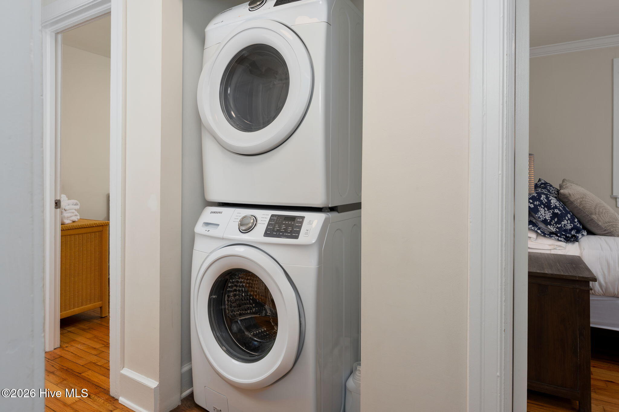 100566182 | Photo 19