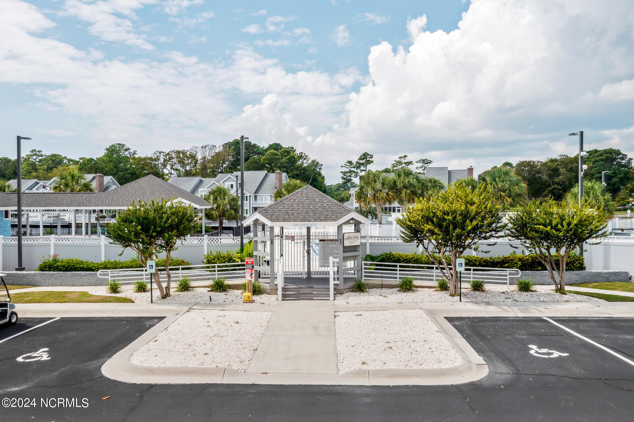 100468639 | Photo 33