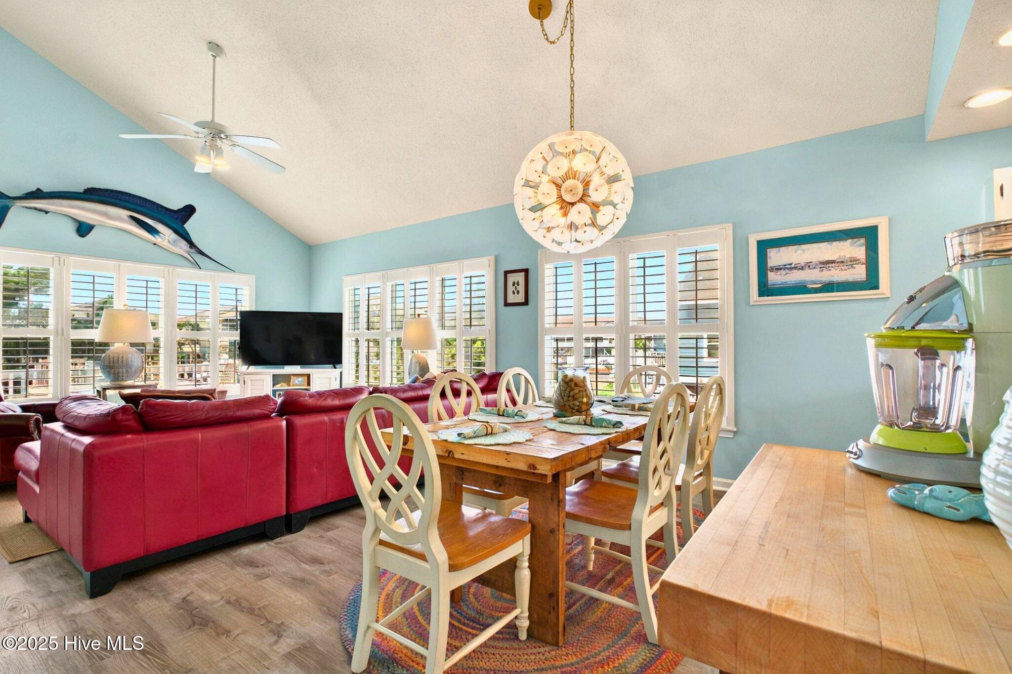 100508877 | Photo 11