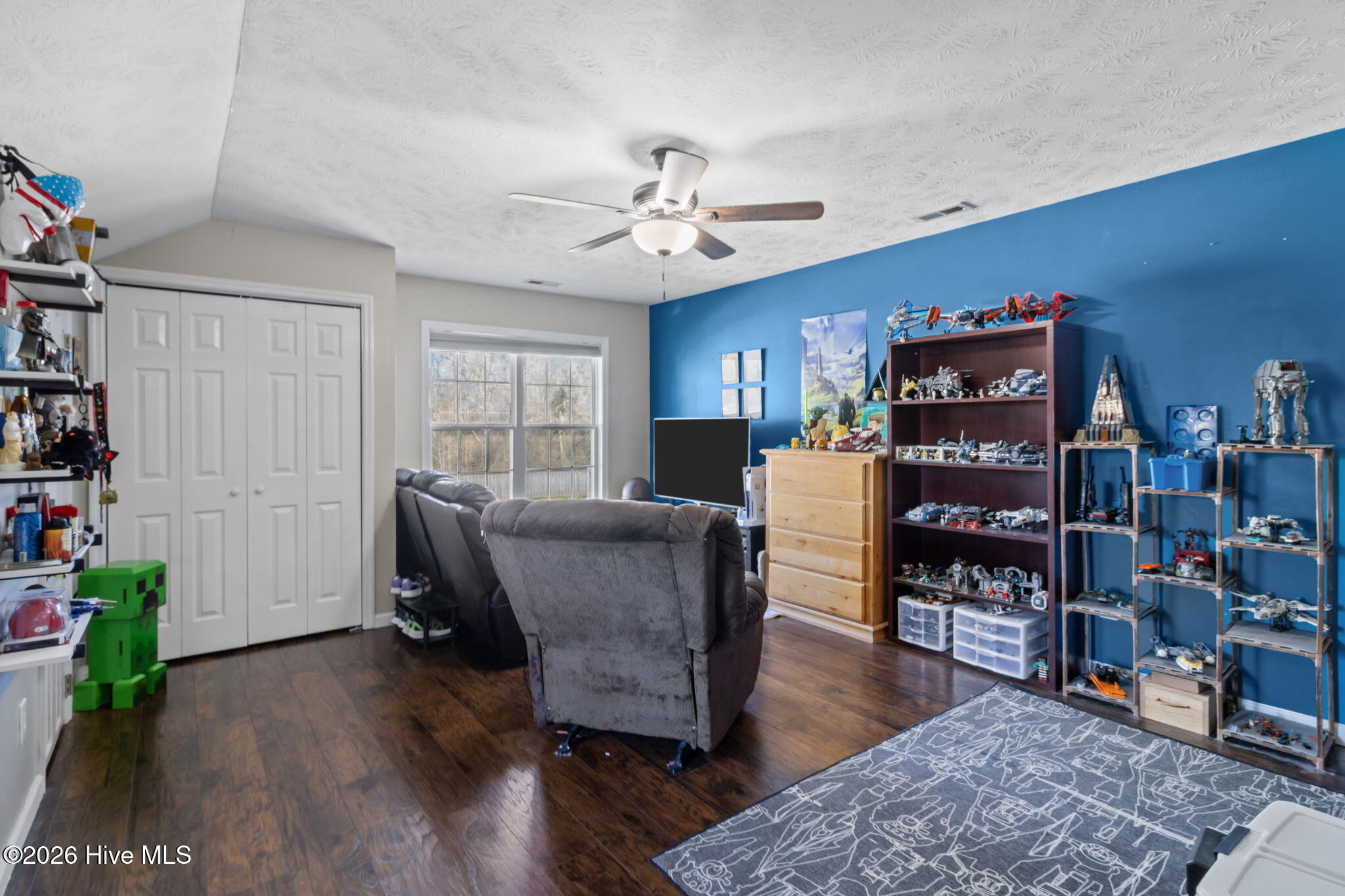 100561943 | Photo 34