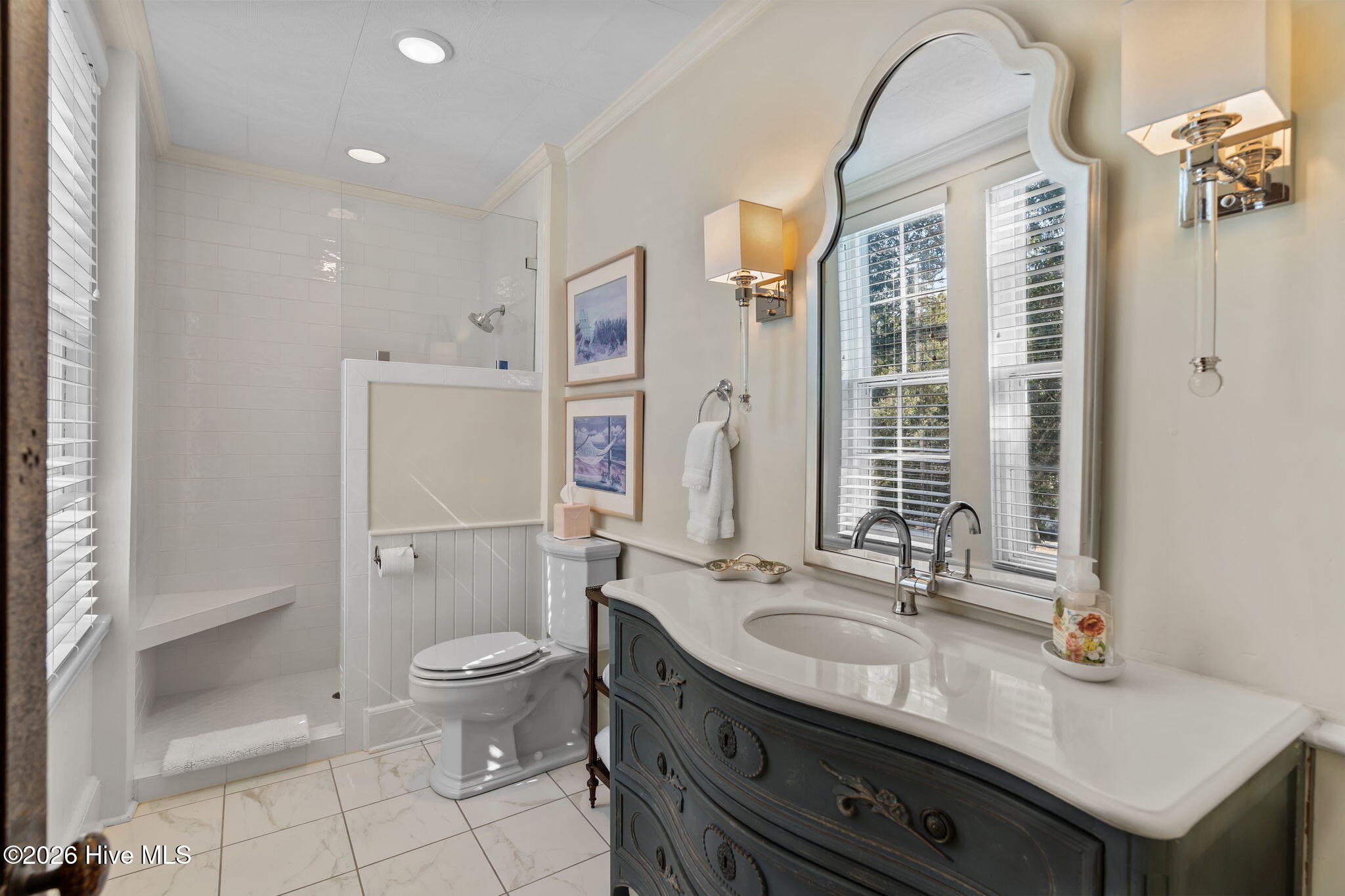 100562122 | Photo 44