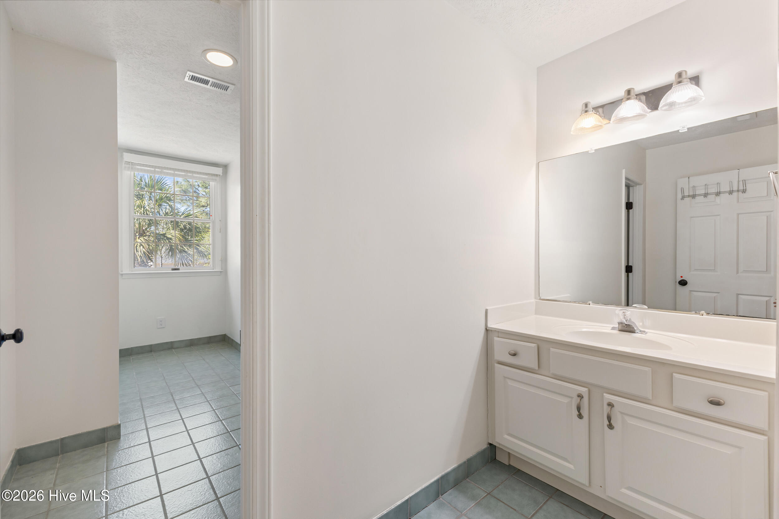 137 River Oaks Drive, Wilmington, NC, 28412