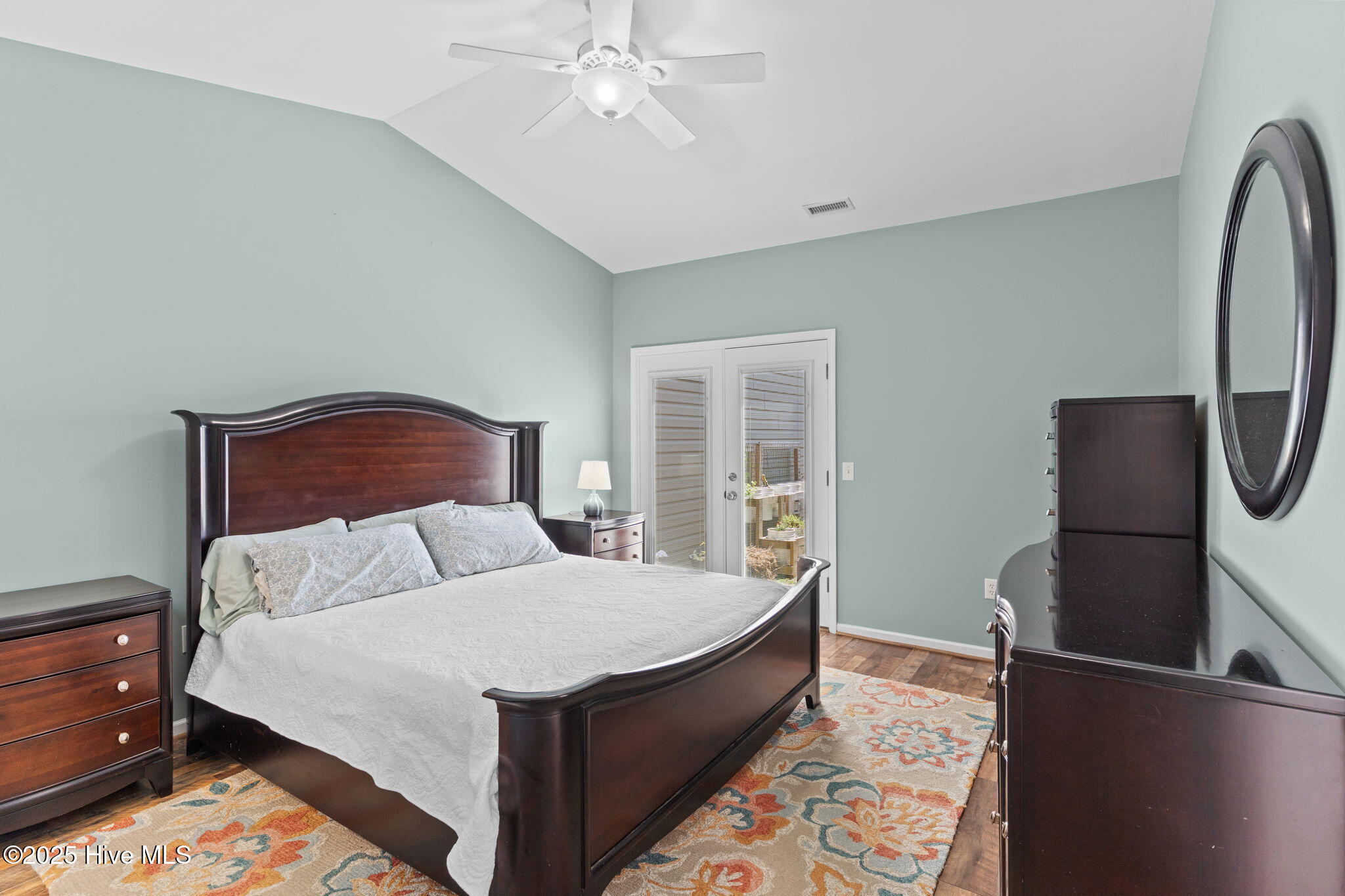 100522397 | Photo 46