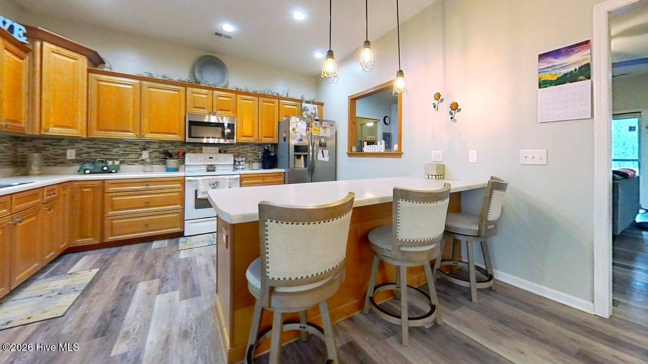 100559167 | Photo 24