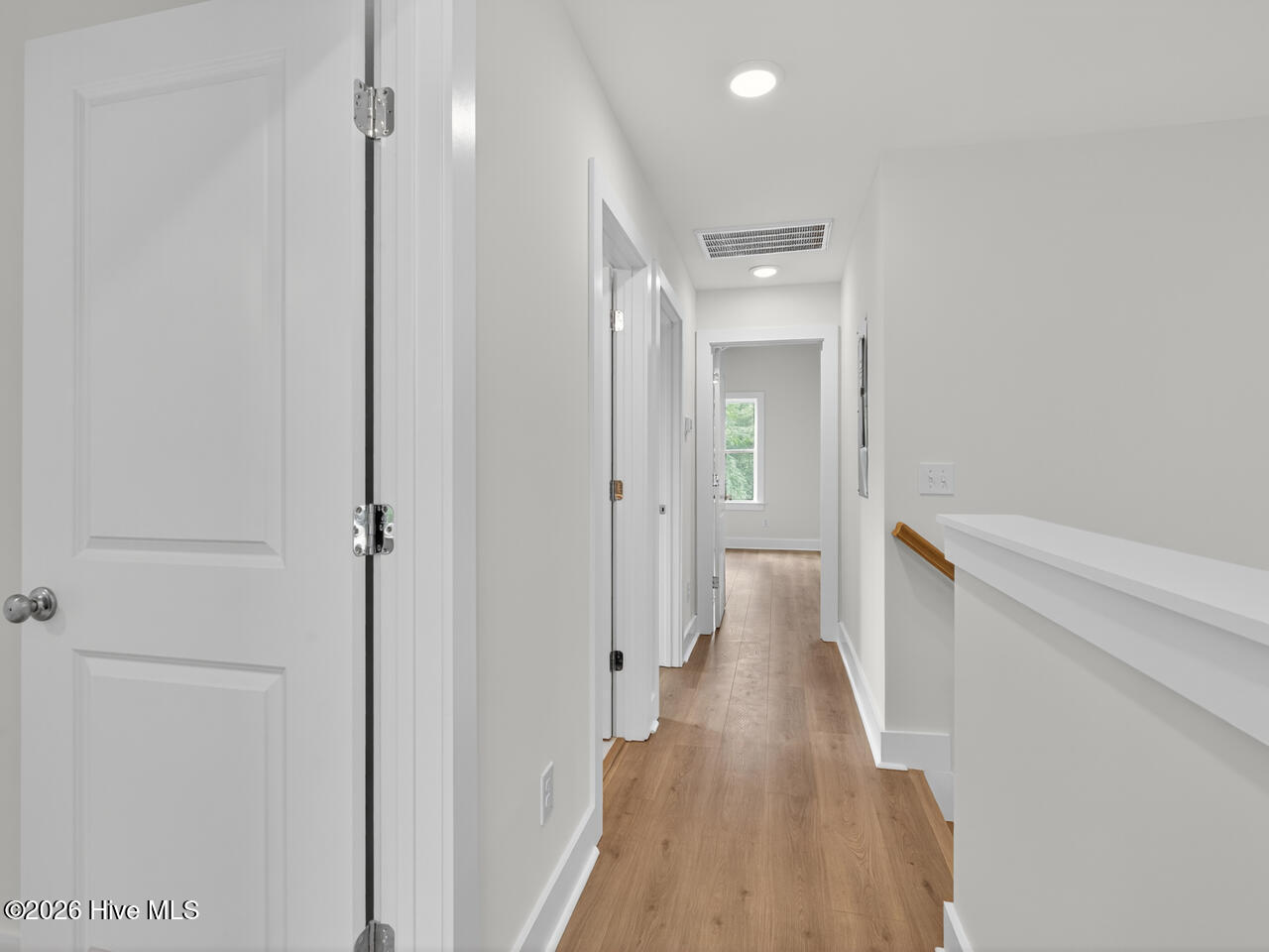 100547597 | Photo 27