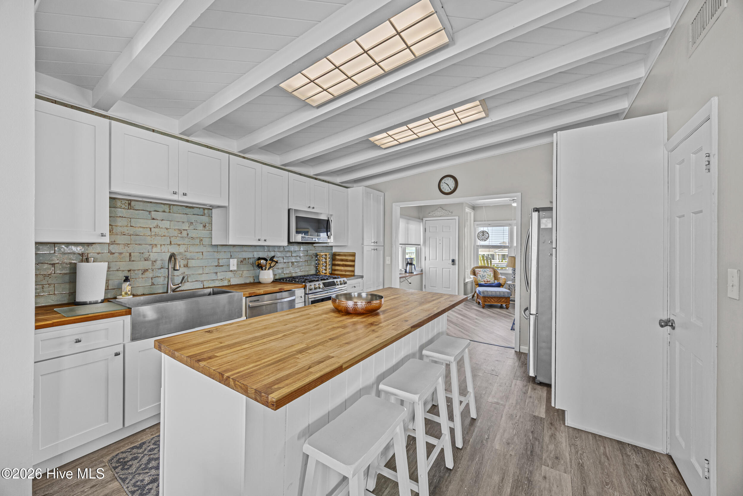 100568545 | Photo 25