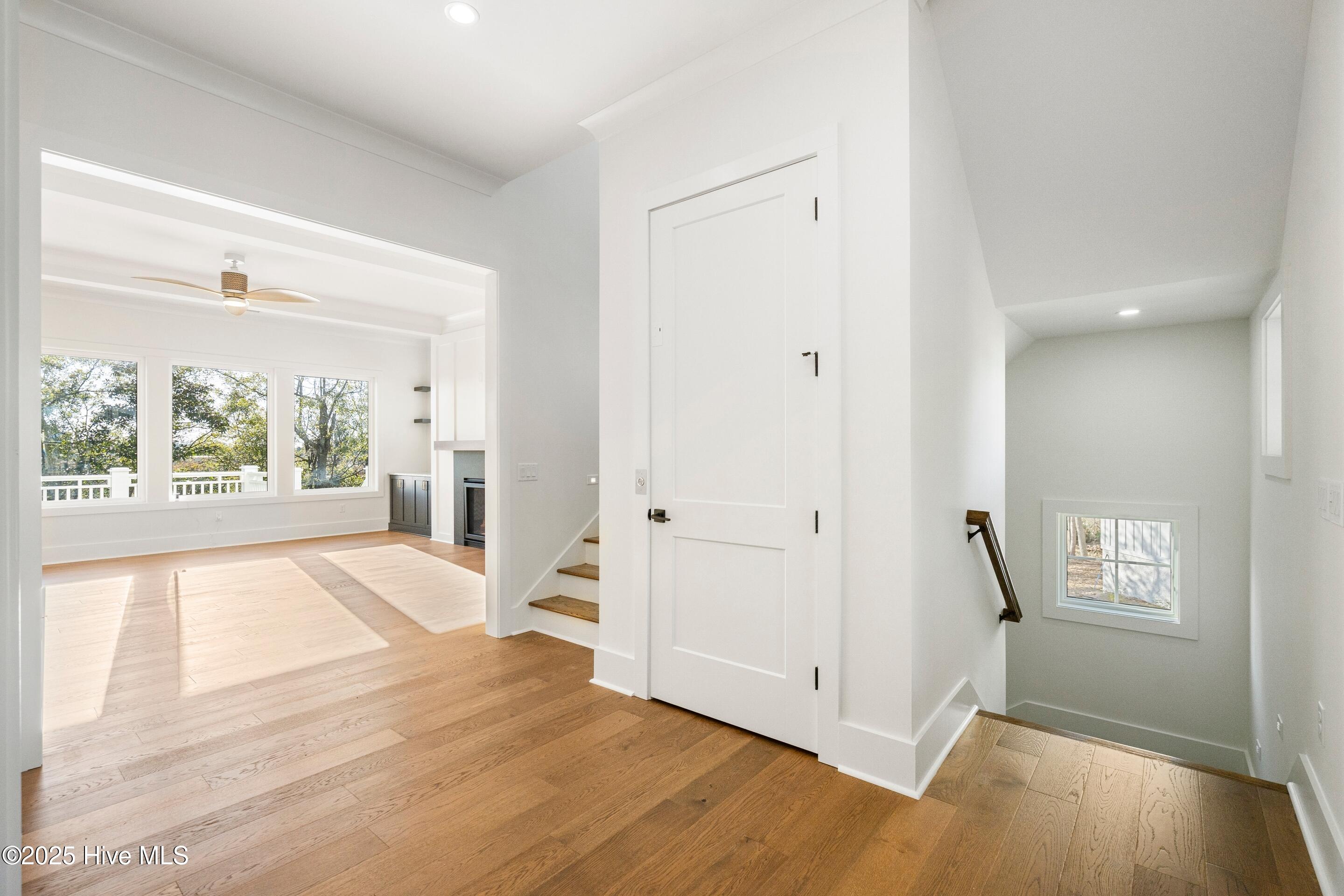 100545730 | Photo 19