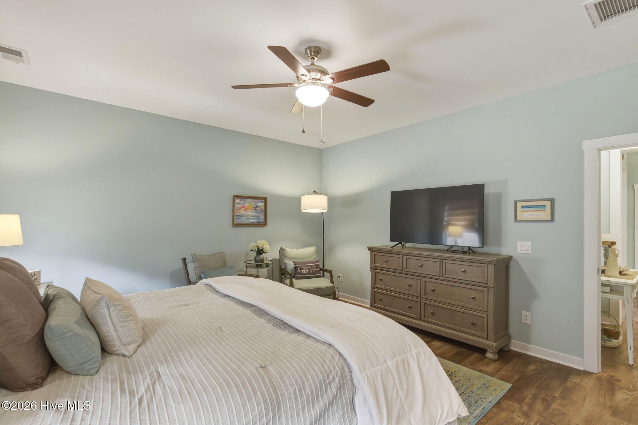 100560702 | Photo 48