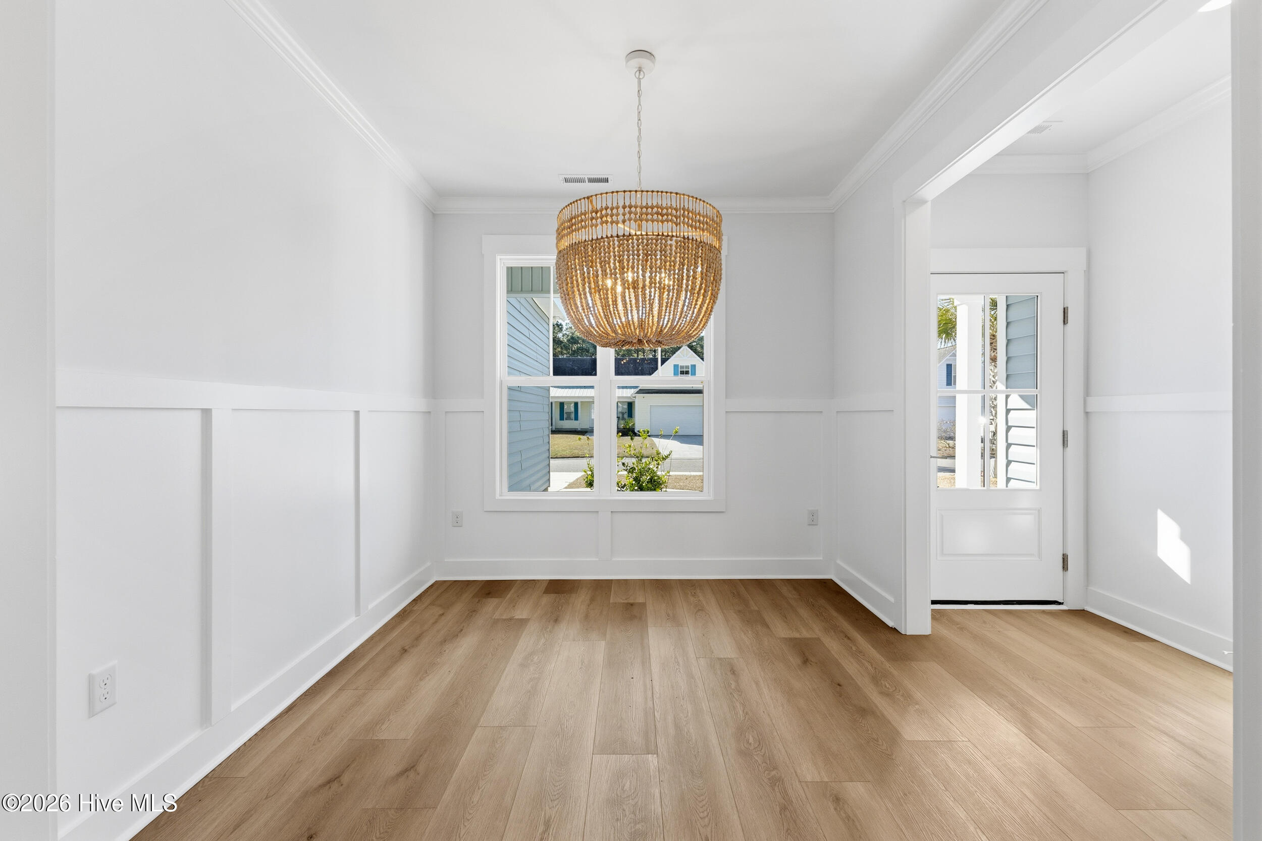 100549765 | Photo 36